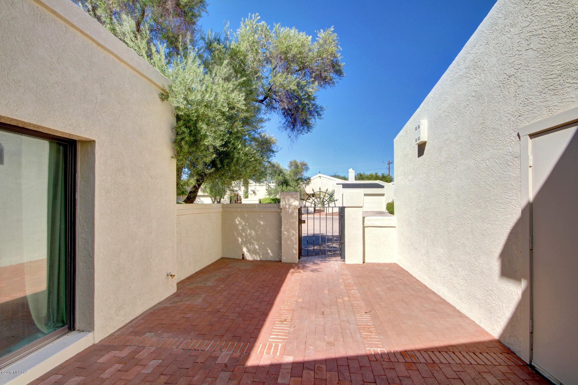 Pennbrooke Townhomes (1-14) - Residential