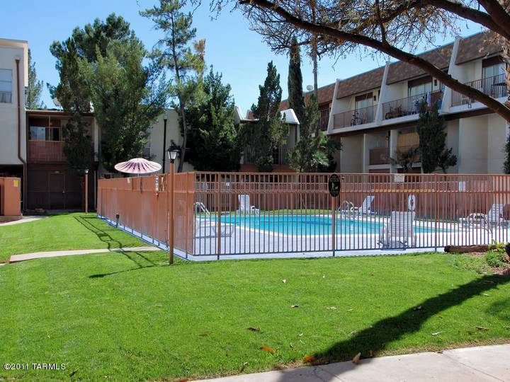 Las Colinas Condominiums - Residential