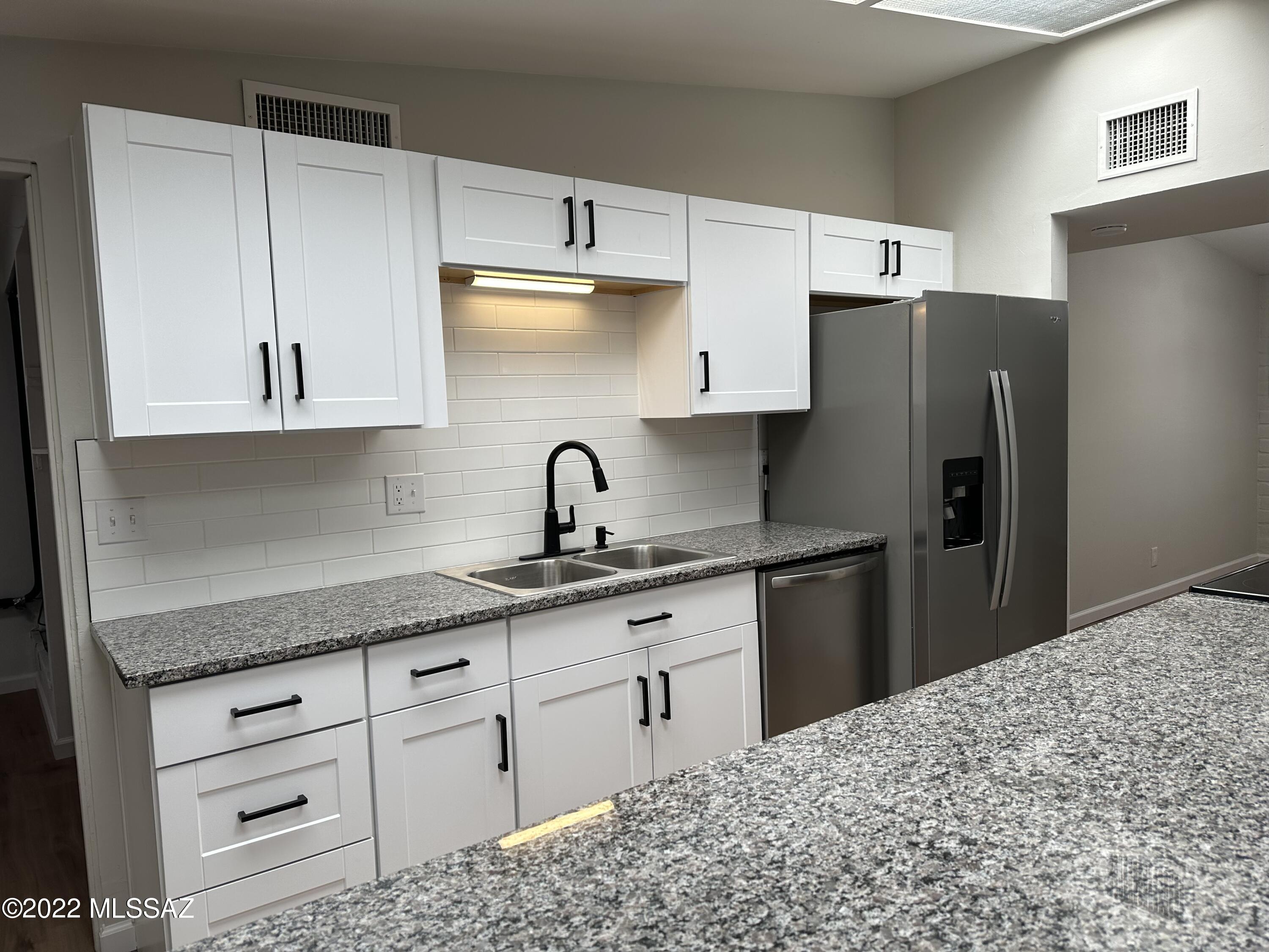 Kingston Knolls Terrace - Residential Lease