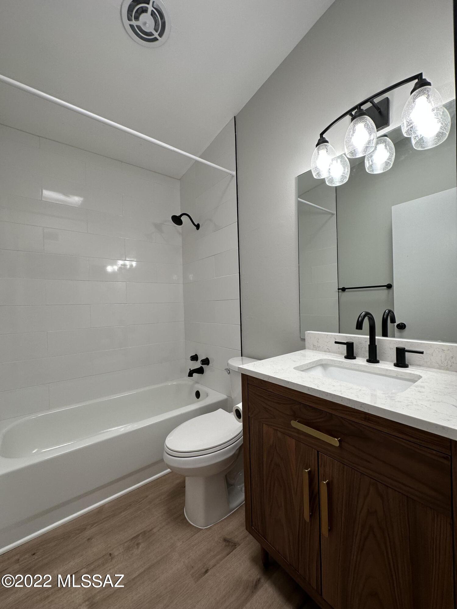 Kingston Knolls Terrace - Residential Lease