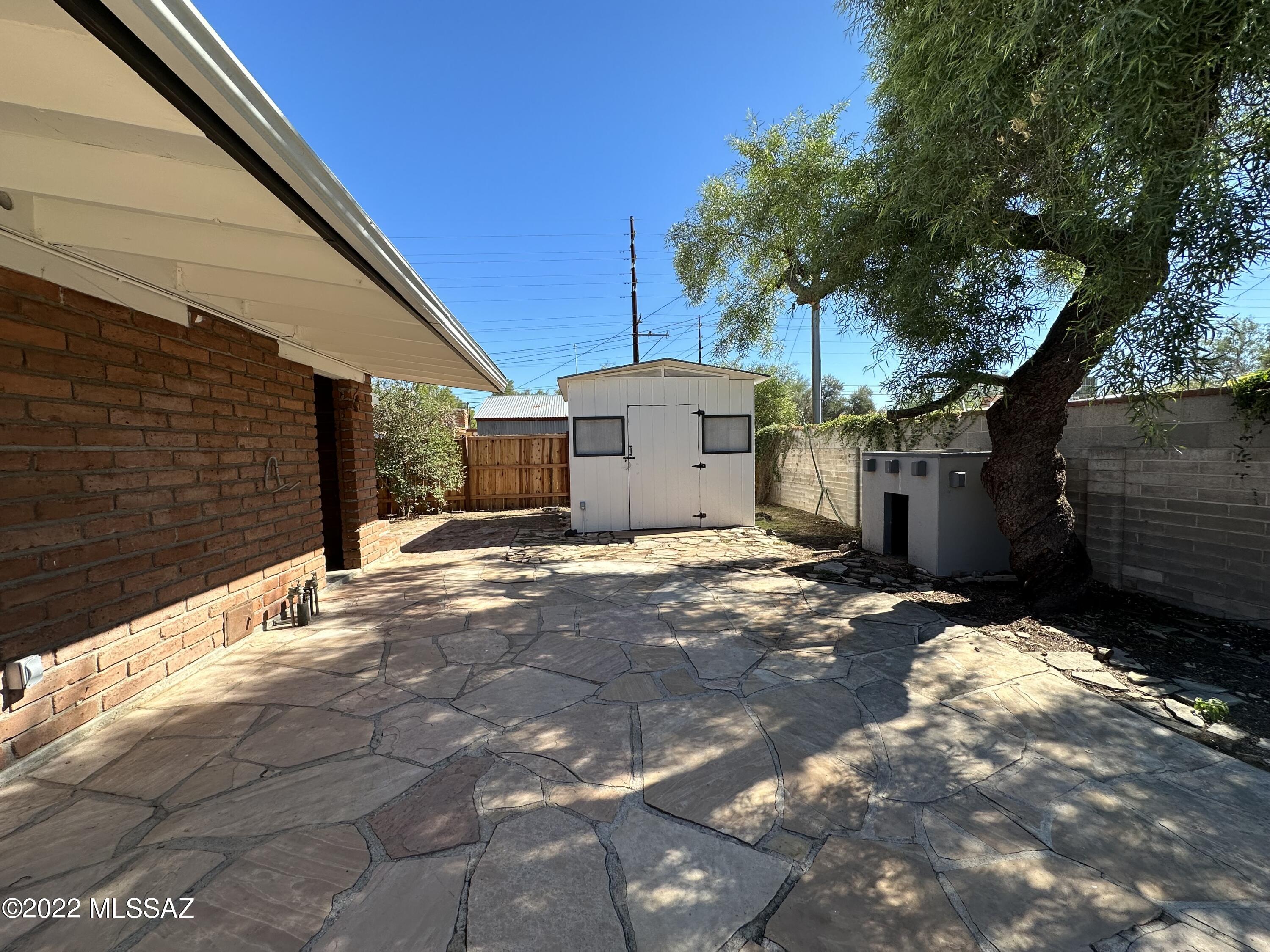 Kingston Knolls Terrace - Residential Lease