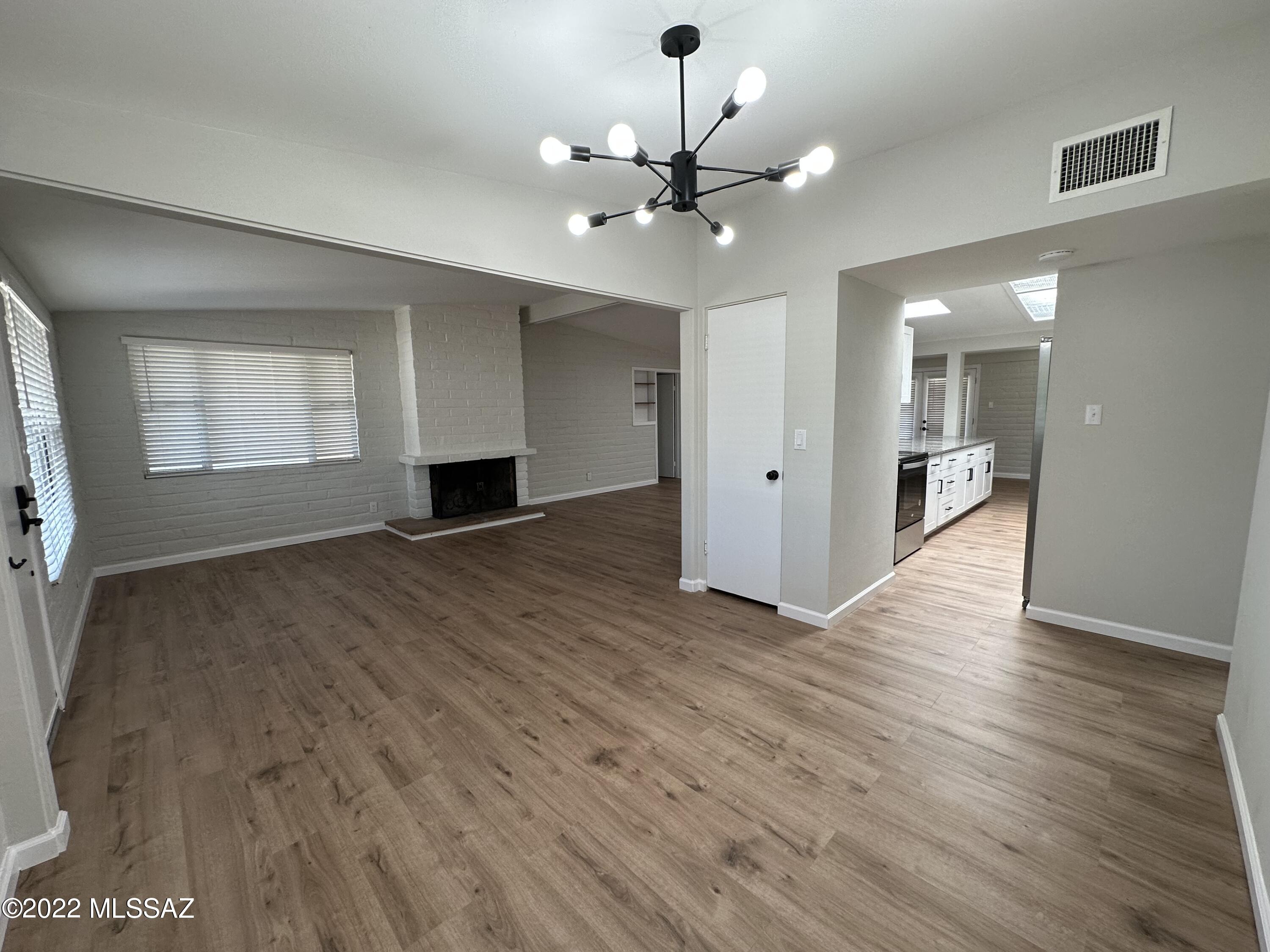 Kingston Knolls Terrace - Residential Lease