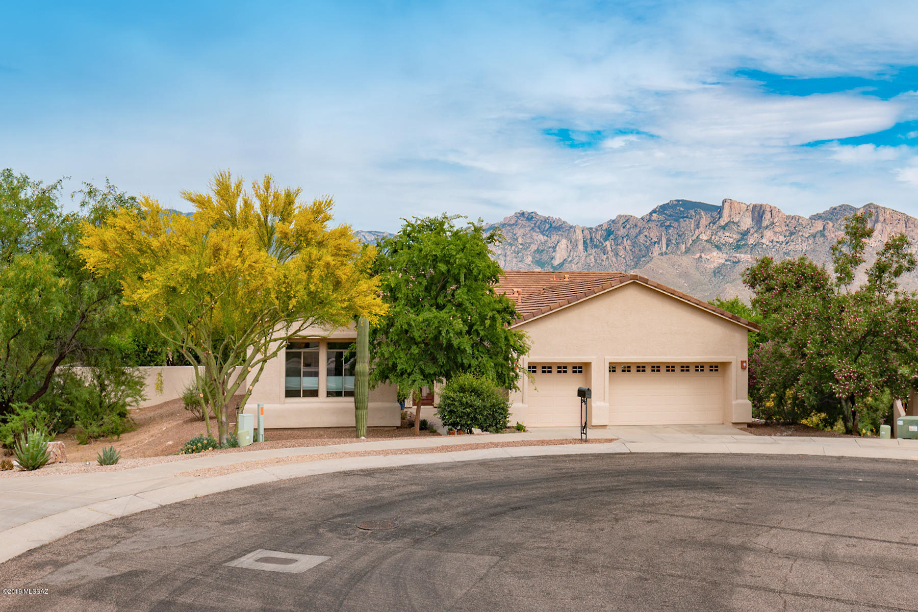 Sited on a quiet cul-de-sac, this move-in-ready single-story 4BD/3BA plus den home exudes pride of ownership! As you enter this home, enjoy views of the backyard, pool & mountains. Located off the family room, the large kitchen includes SS appliances, ample workspace, island, desk & eating area. Enjoy views from the cozy family room, corner beehive fireplace & access to the covered patio & pool area. The generous-sized master suite includes a bay window & patio access, has dual vanities, separate step-in shower, garden tub & large walk-in closet. On a separate wing, nice-sized secondary bedrooms include a Jack-and-Jill bath & full guest bath. The den w/double doors is located at the front of the home. A large laundry room and 3-car garage round out this great home. All appliances convey.