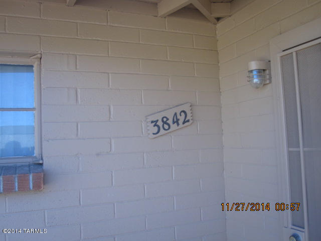 This rental unit consist of 2 bedroom and 1 bath..Living and dining room combo'open concept.Tile in the restroom.Large windows allow lots of natural light. Has a carport with a rolling gate for security that can serve as a covered patio.It has a private large fenced back yard with a shed.Close to transportation and shopping centers. Drive by first then call office for an appointment.