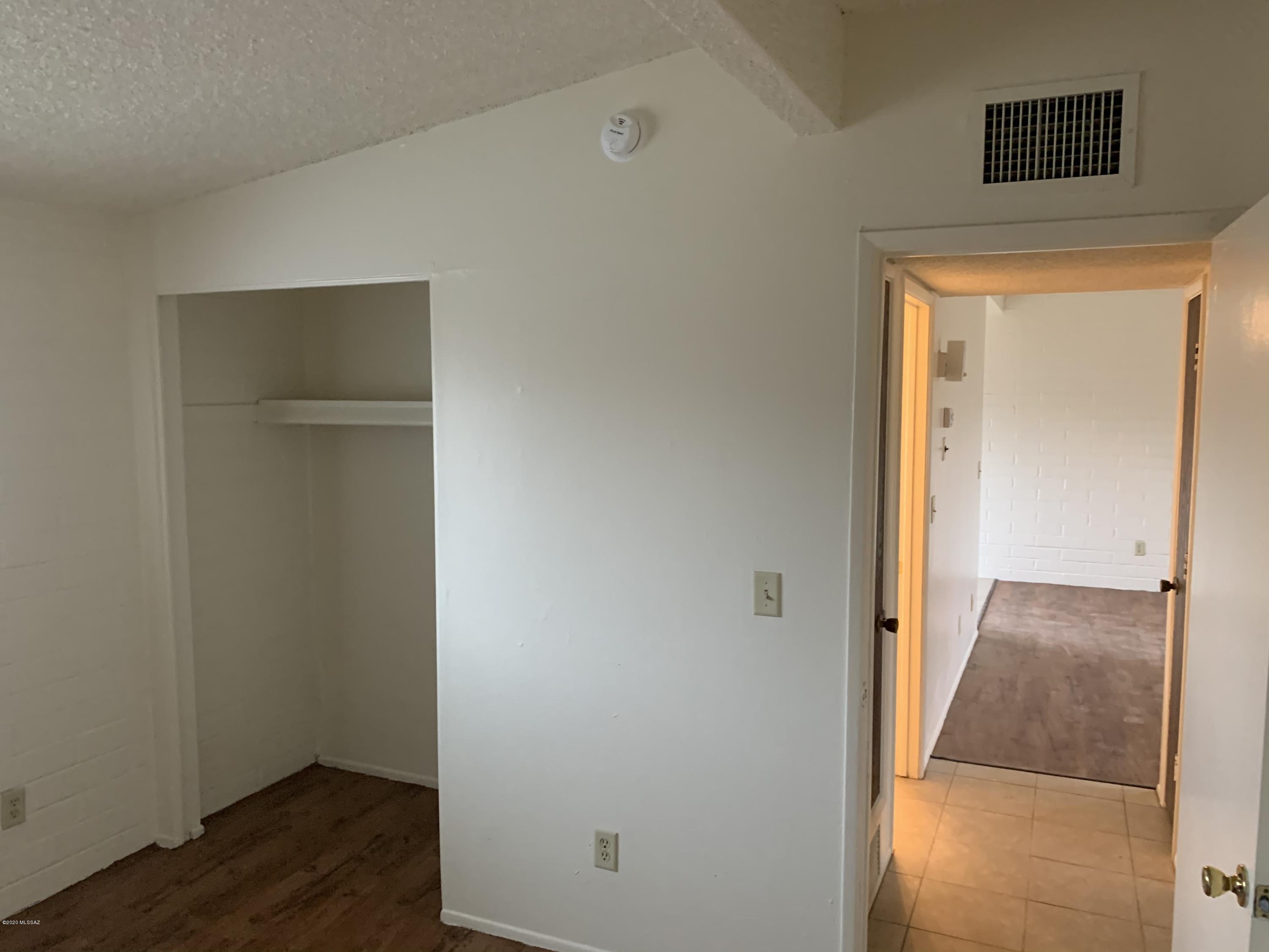 El Pasadena Tract - Residential Lease