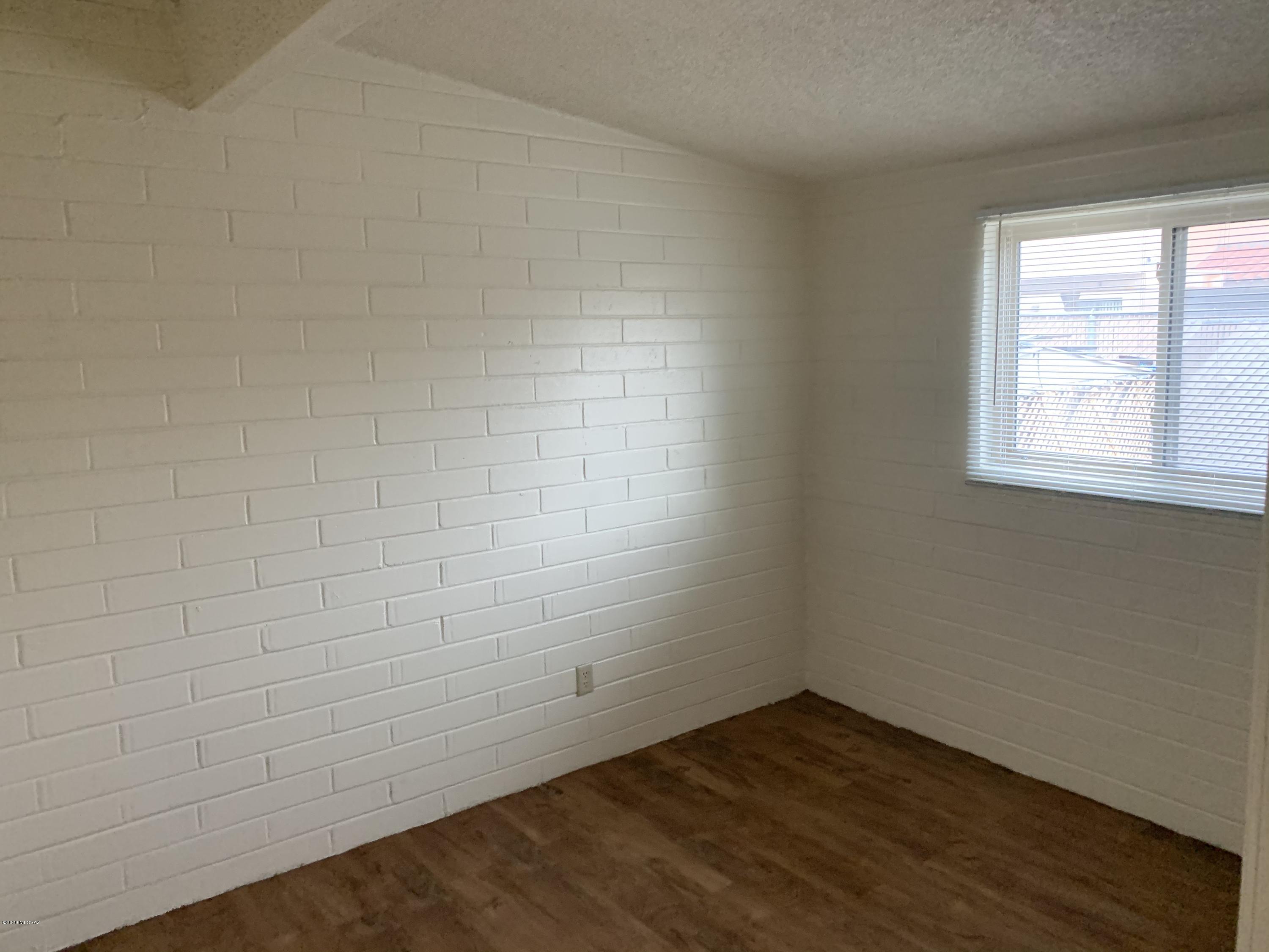 El Pasadena Tract - Residential Lease