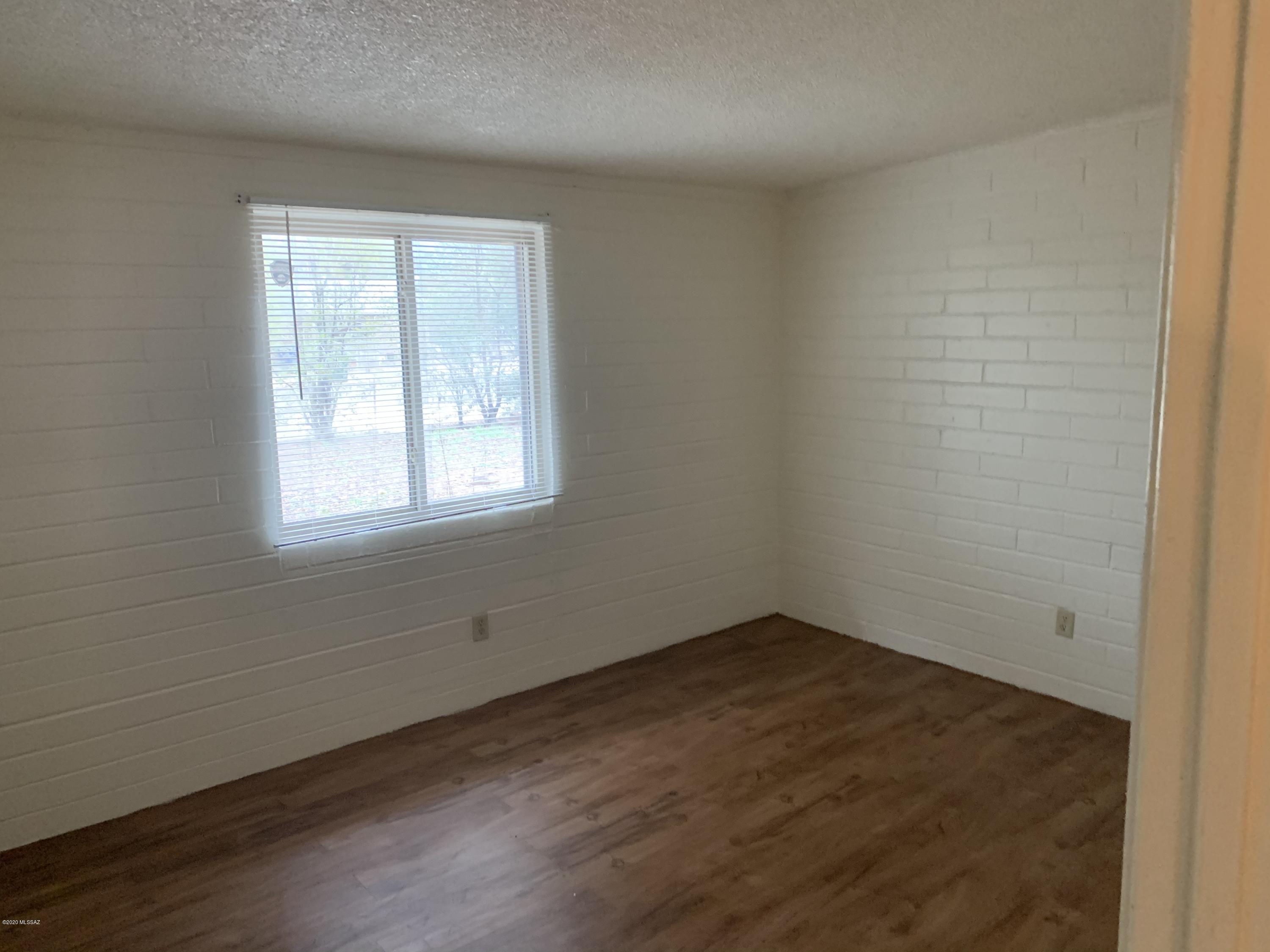 El Pasadena Tract - Residential Lease