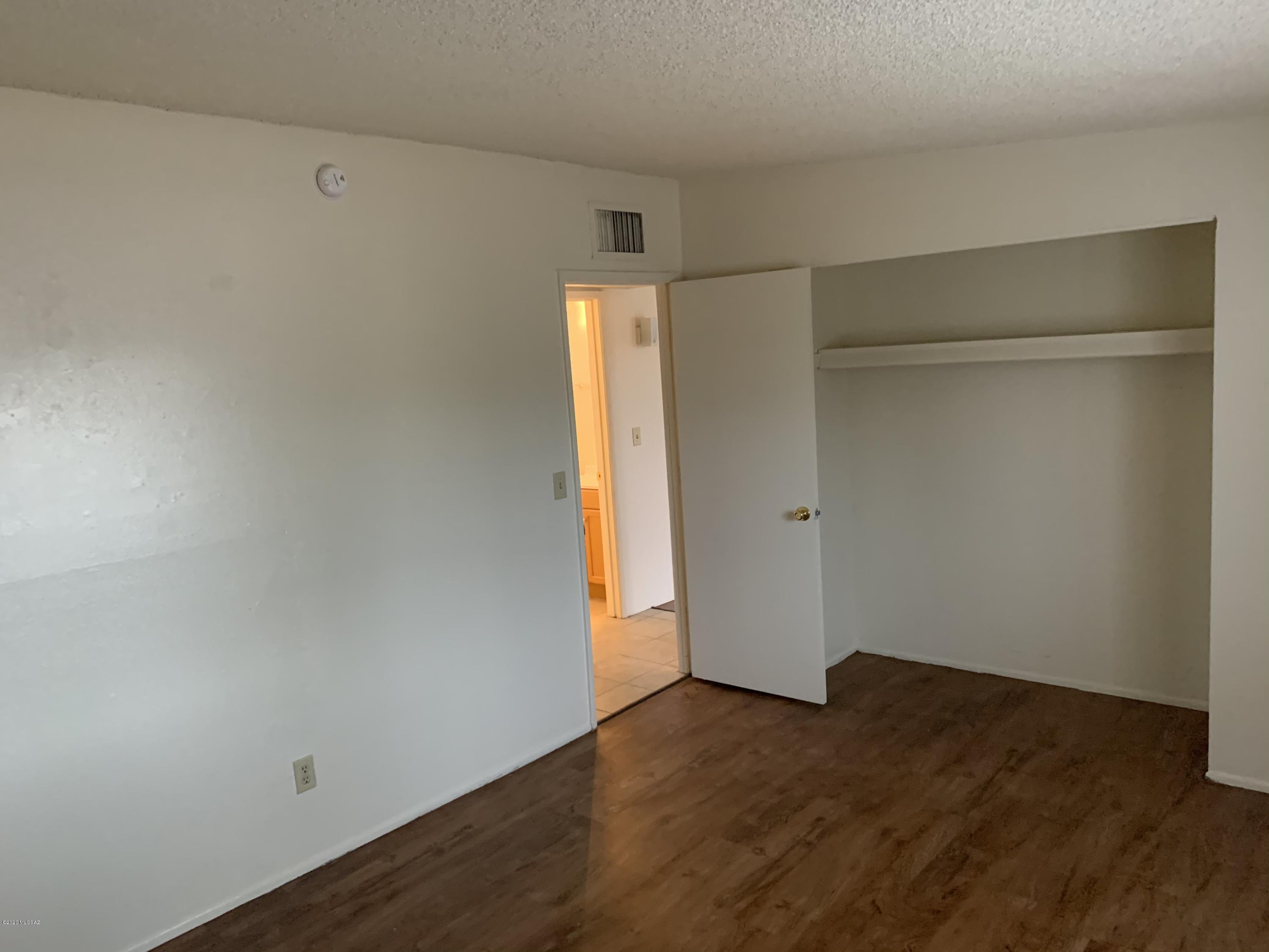 El Pasadena Tract - Residential Lease