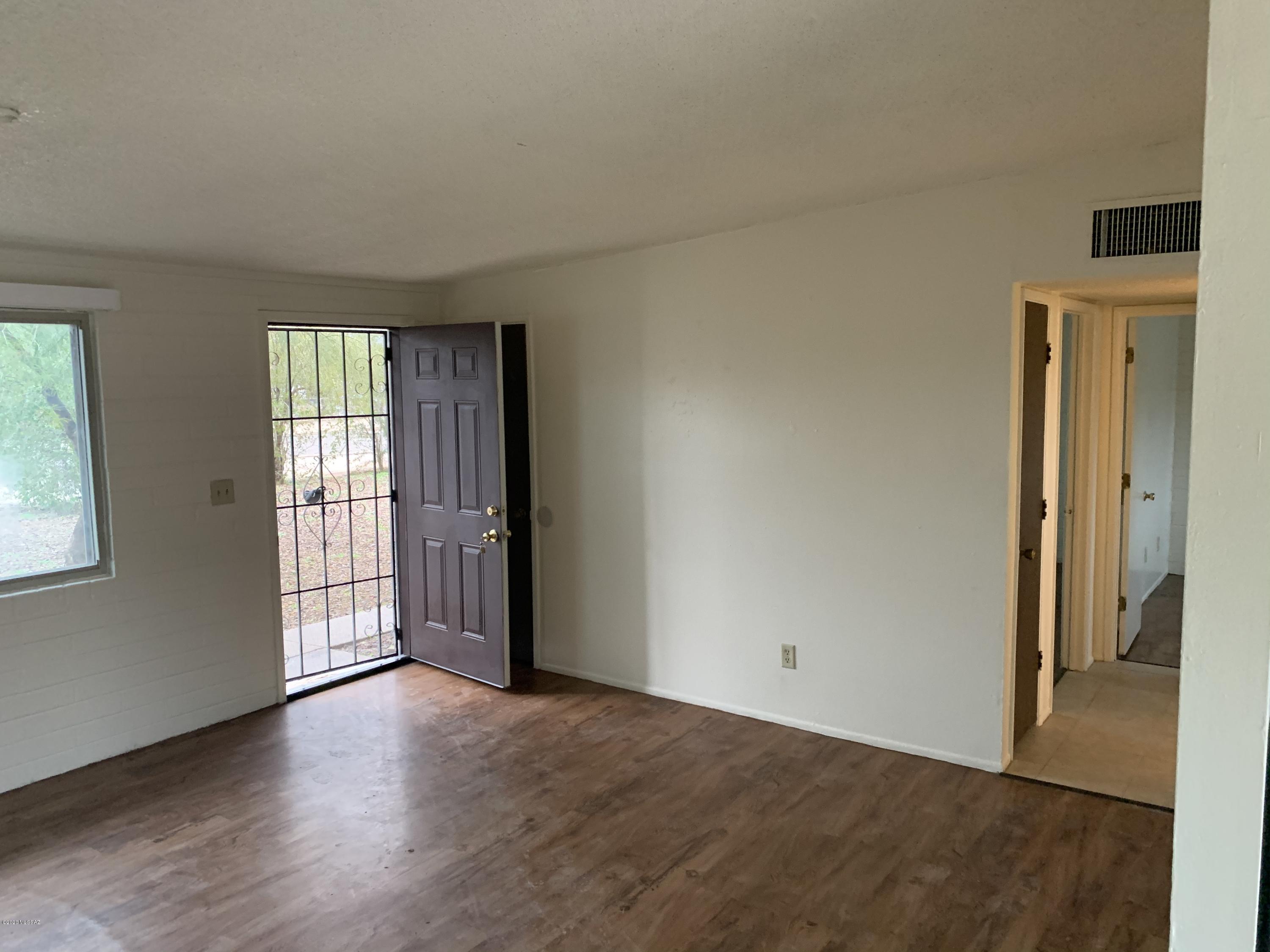 El Pasadena Tract - Residential Lease