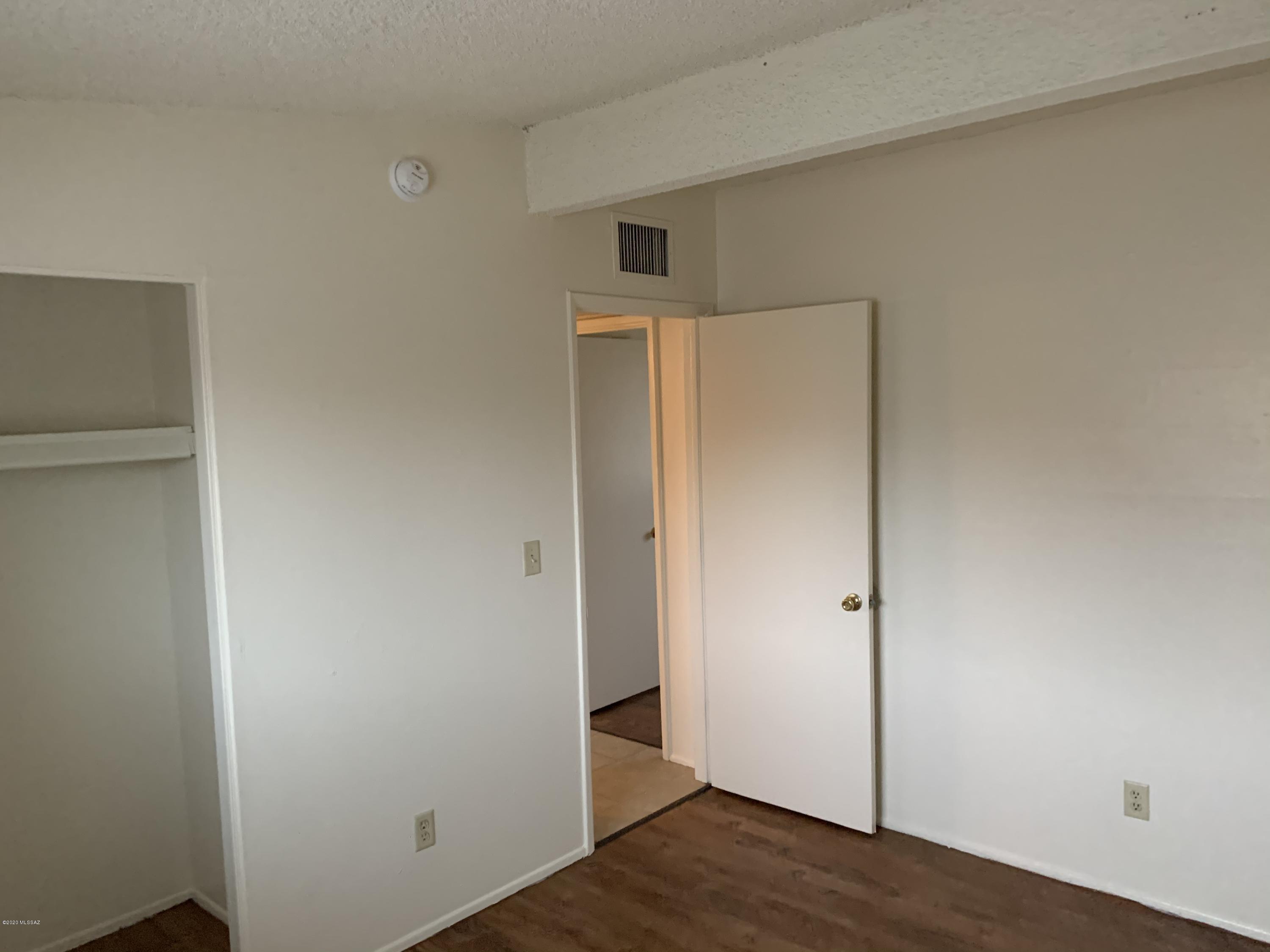 El Pasadena Tract - Residential Lease