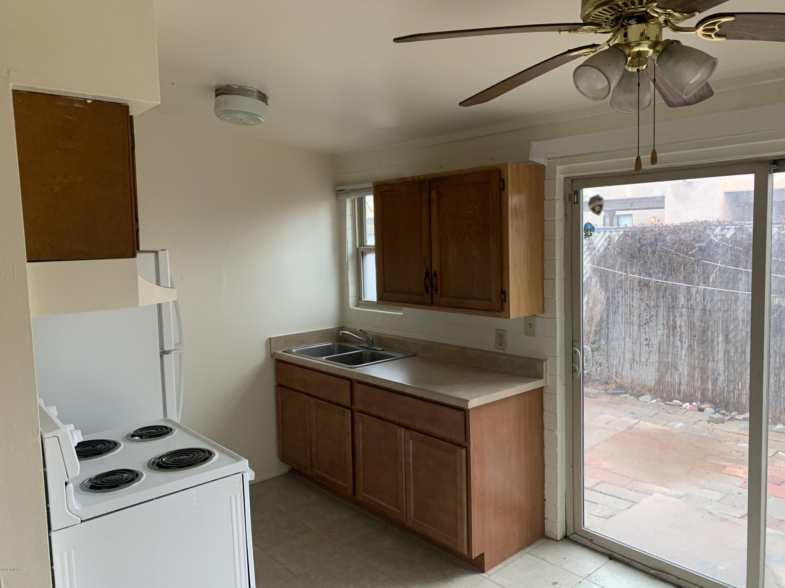 El Pasadena Tract - Residential Lease