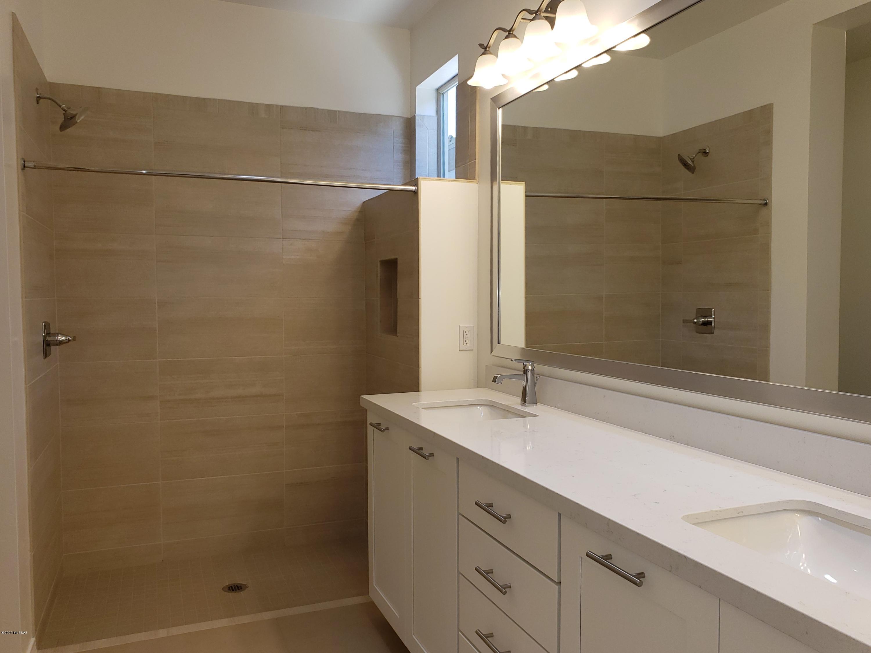 Las Cabanas - Residential Lease