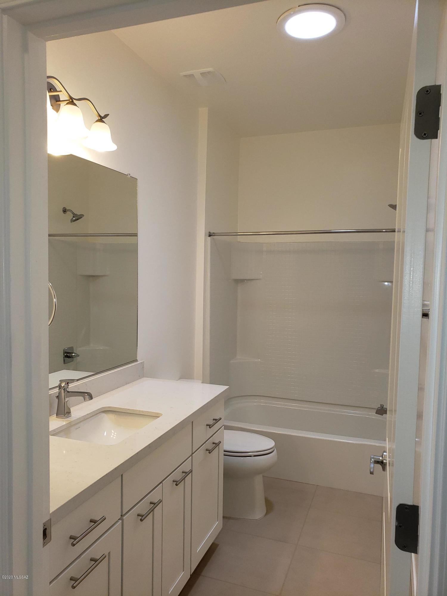 Las Cabanas - Residential Lease