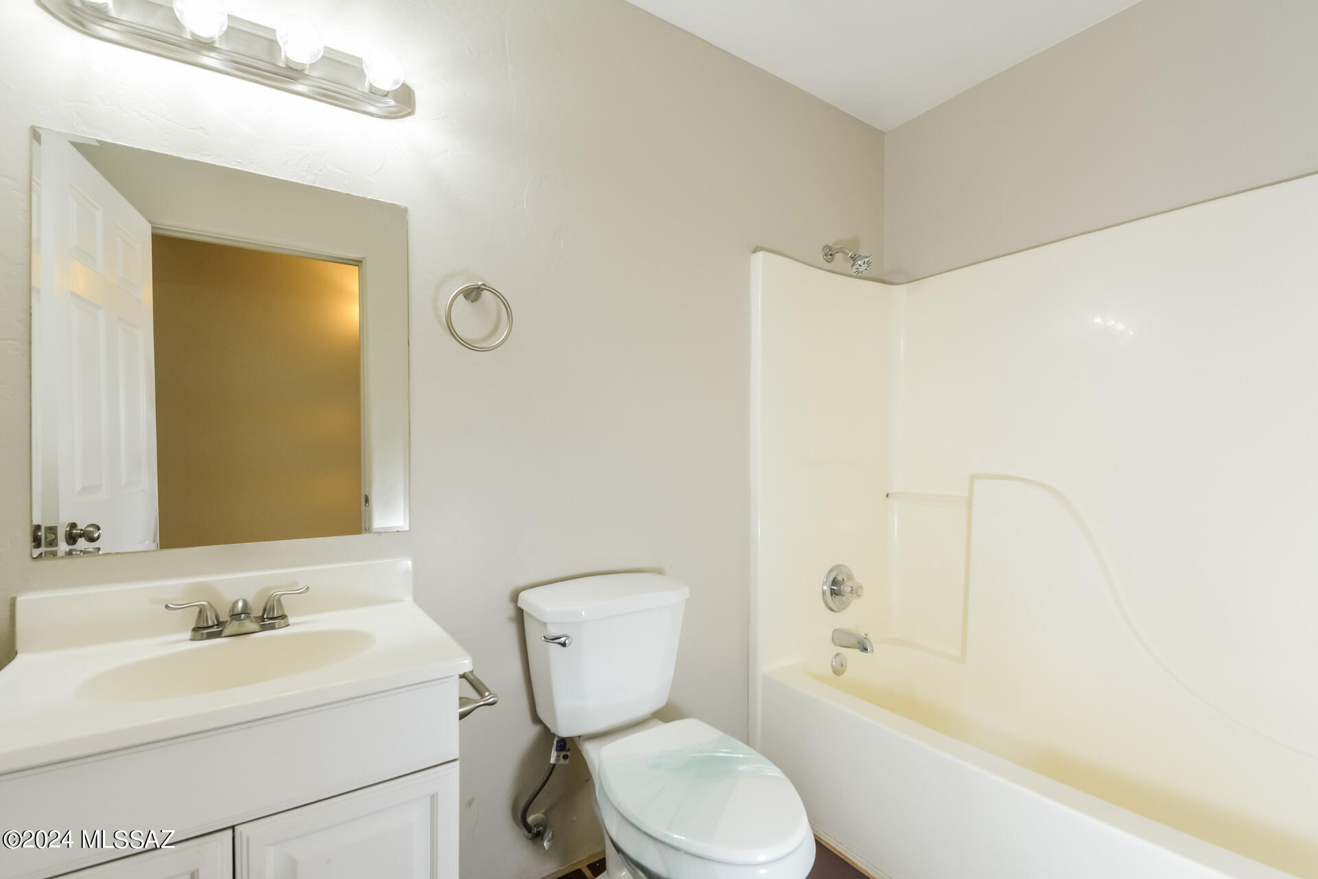 Silvermoon Estates (1-41) - Residential Lease