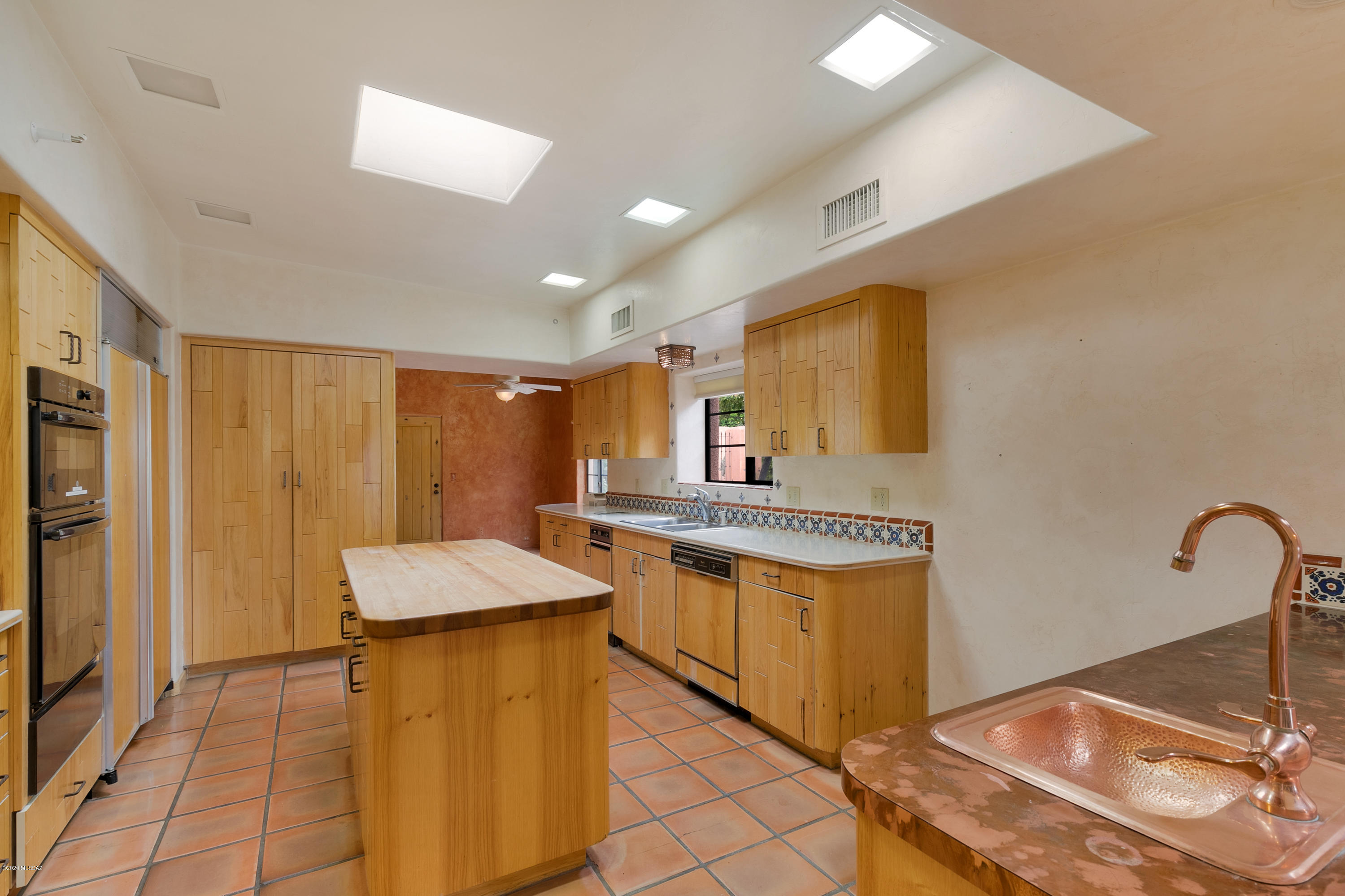 Finisterra (1-210) - Residential