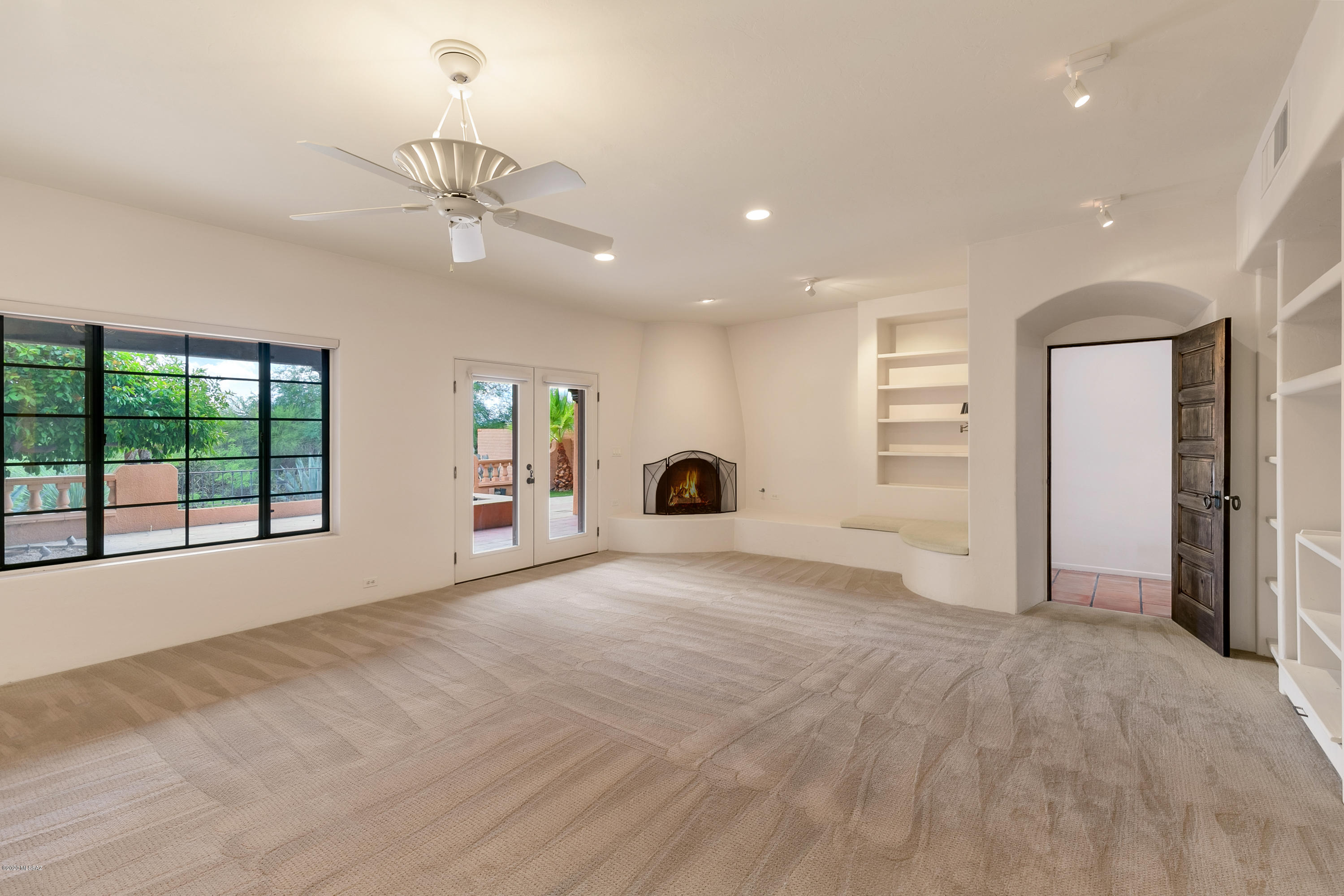 Finisterra (1-210) - Residential