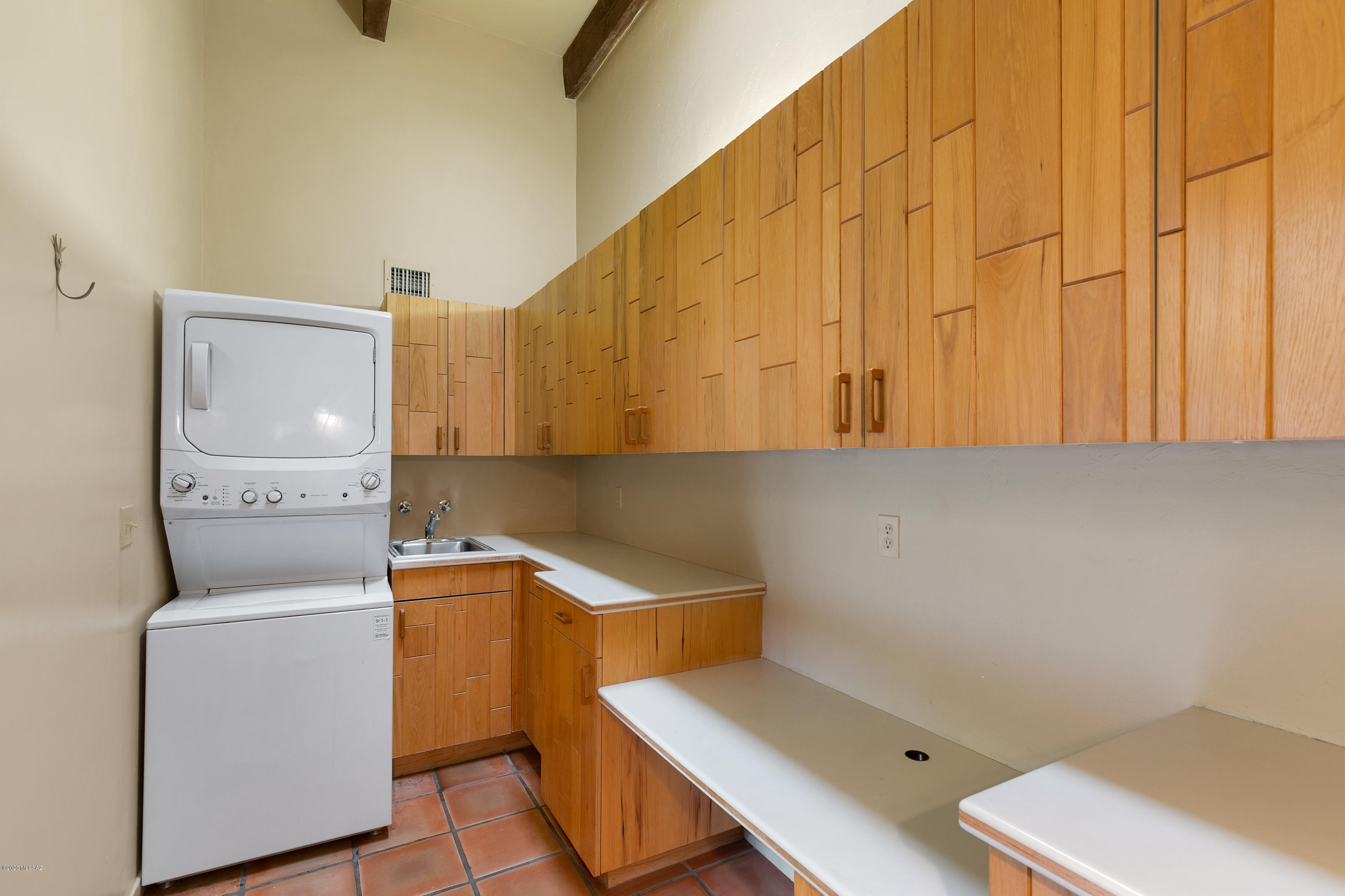 Finisterra (1-210) - Residential