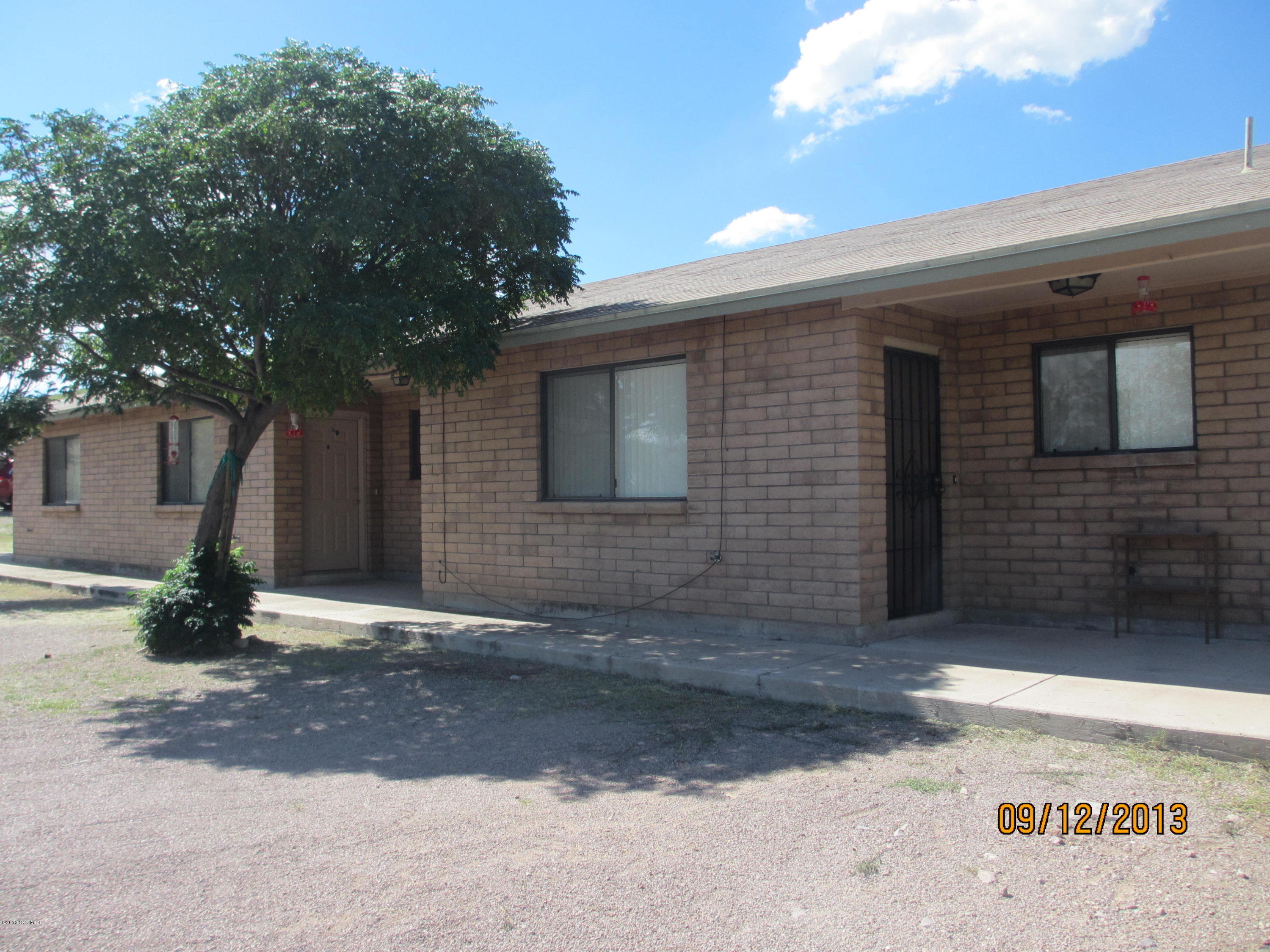 A very nice, cozy, spacious, immaculate apartment in West Rio Rico......easy access to schools, freeway, medical, shopping, and walking trail...  Has enclosed back yard, A/C, ceramic tile throughout.....includes all appliances (washer, dryer, dishwasher, oven, refrigerator)....Great location !!!