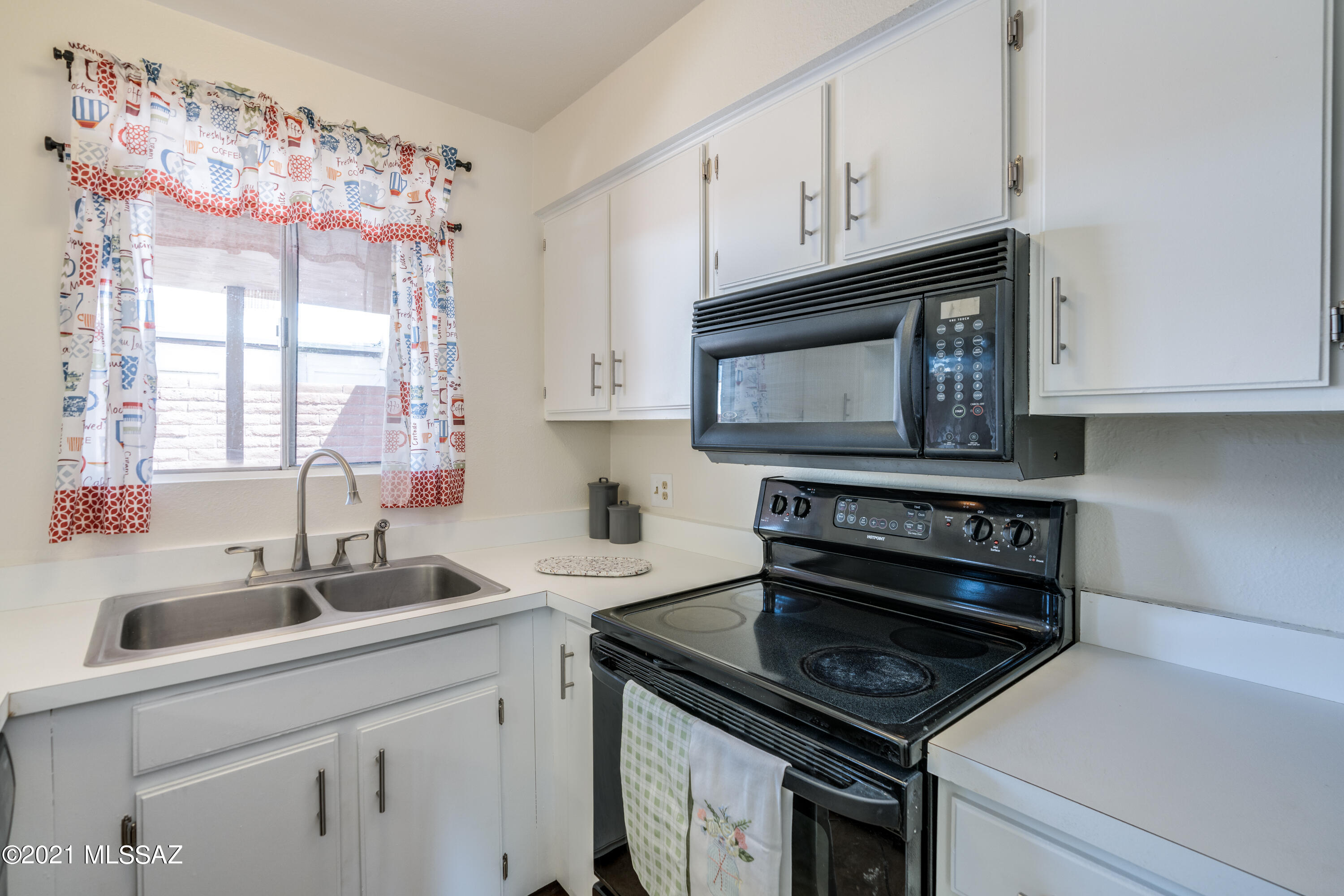 Las Solanas Blk 1 (1-49) - Residential