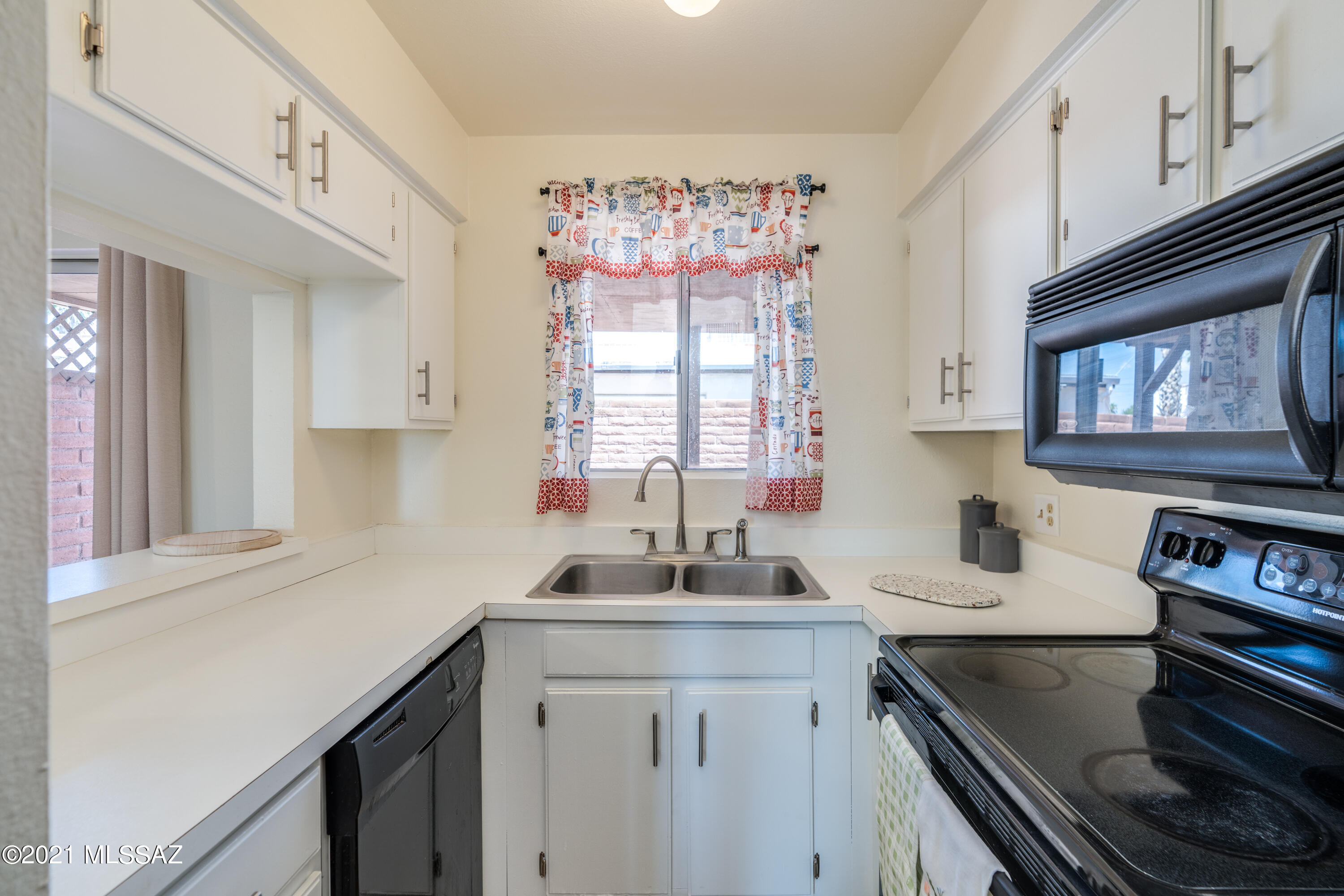 Las Solanas Blk 1 (1-49) - Residential