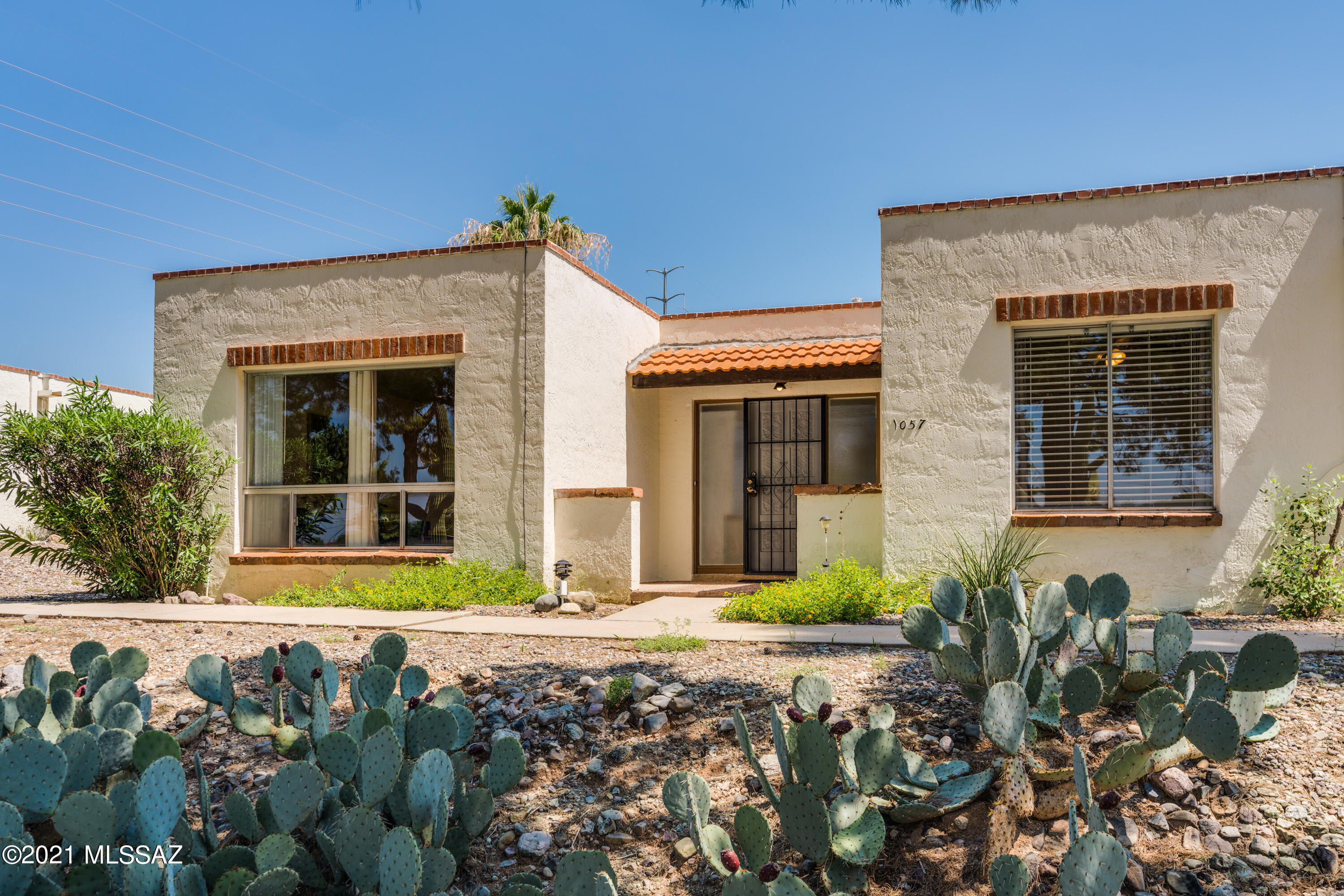 Las Solanas Blk 1 (1-49) - Residential