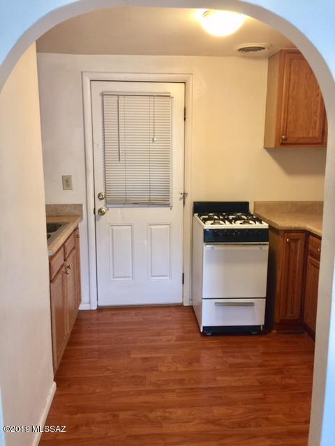 **1/2 OFF THE 2ND MONTH WITH APPROVED APPLICATION!** Cute 2 bedroom/1 bath single story unit- large front covered porch, A/C, and gas stove.  Close to I-10, downtown, A Mountain, and more!  Water/sewer/trash included in rent!  No pets.