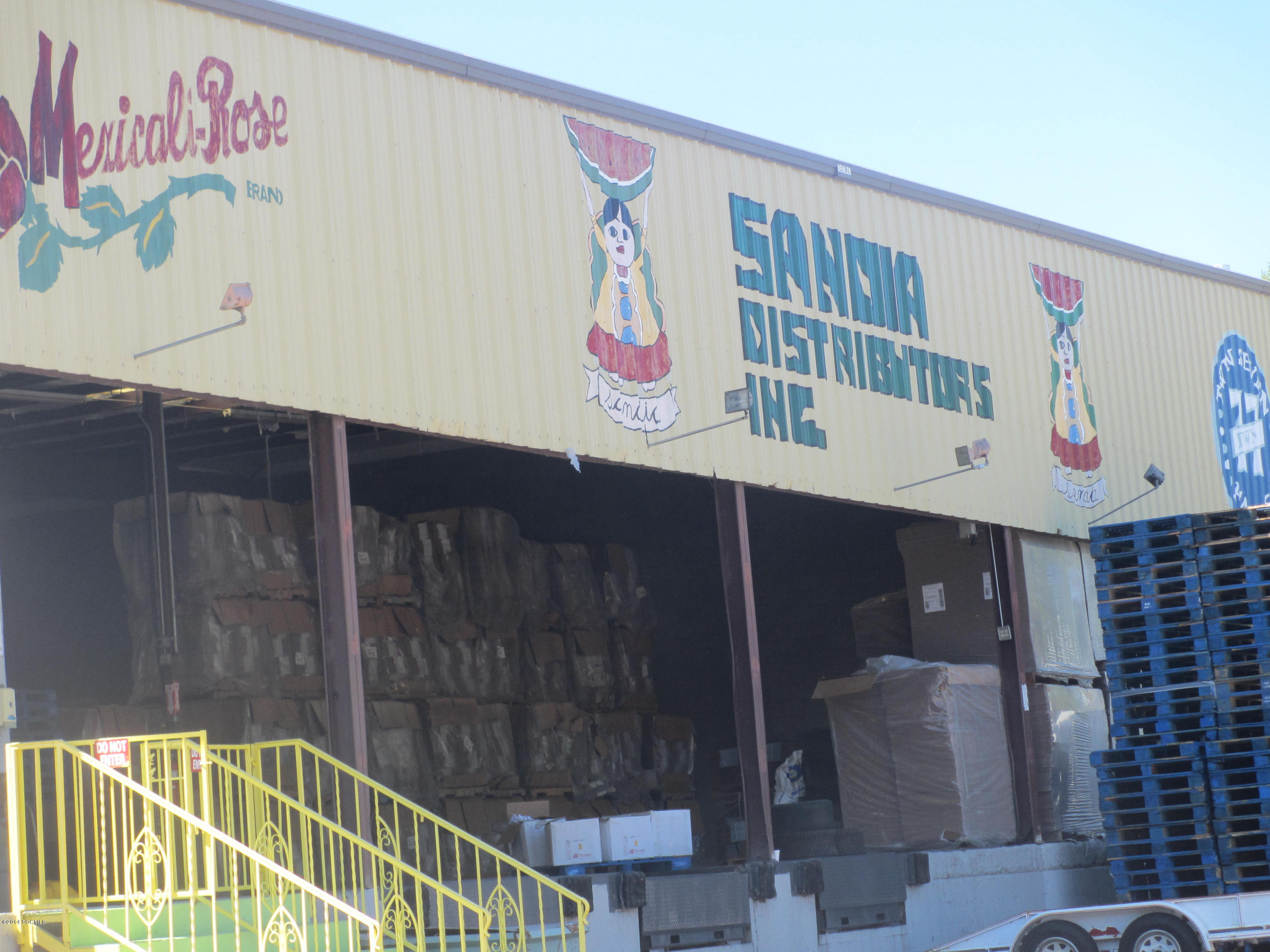 Great Produce Distribution Facility. 3 buildings with the following breakdown: 2-Dry Storage warehouses 14700 sq.ft. and 23809 sq.ft. Refrigerated warehouse: 16930 sq.ft. Office: 1905 sq.ft. Storage: 479sqft. Totally fenced compound with additional acreage on hill for expansion. Lots of Potential. Call for appointment today!