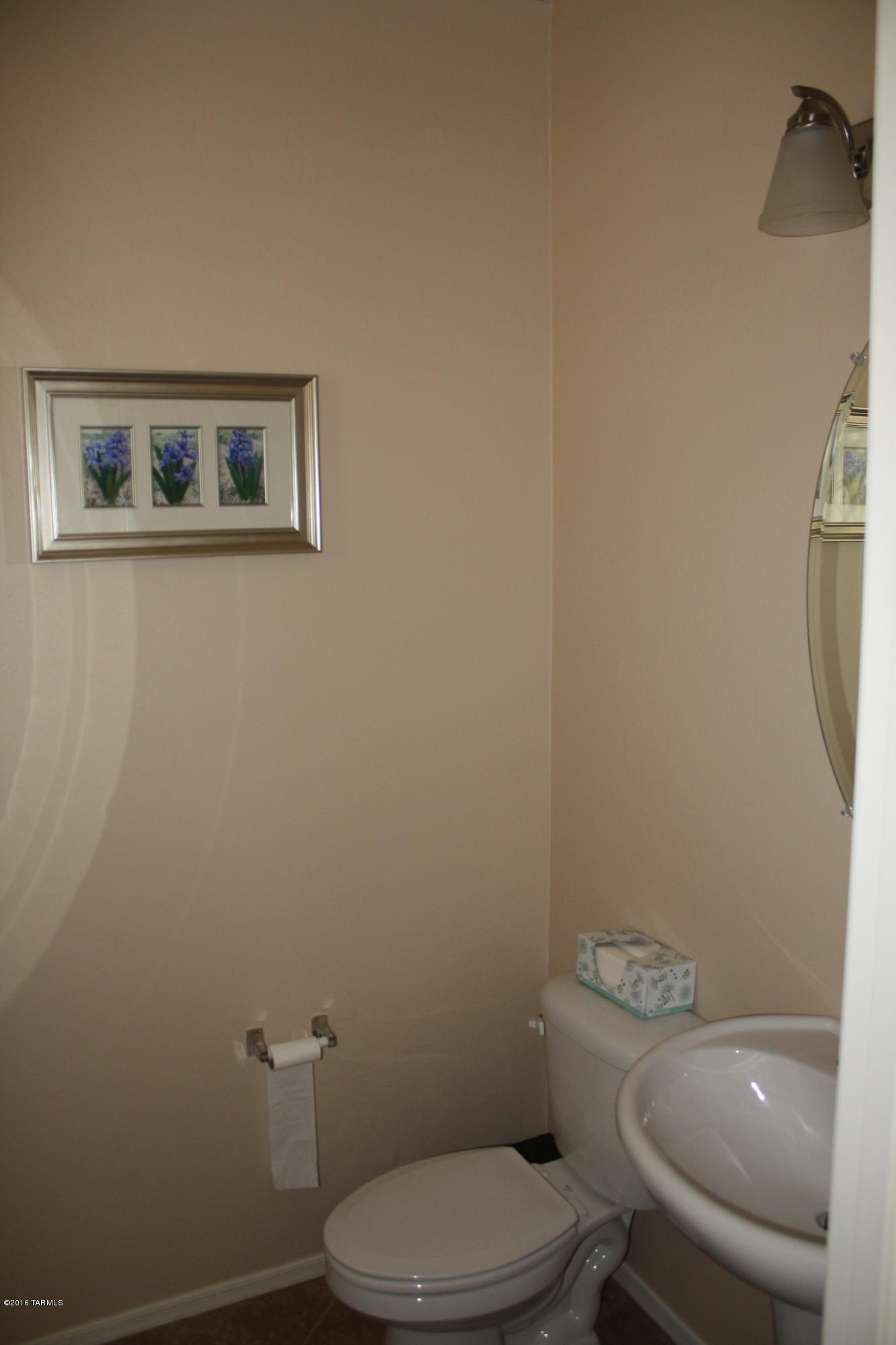 Rancho Del Lago (B37-38) - Residential Lease