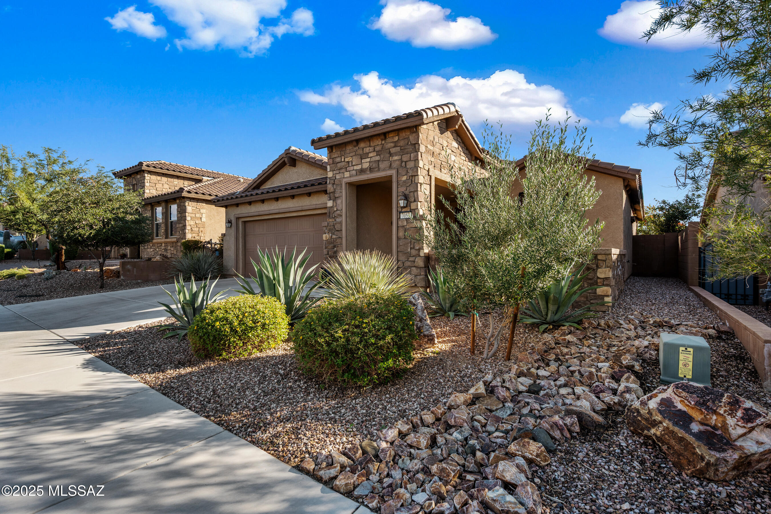 Del Webb At Dove Mountain SQ20131930189 - Residential