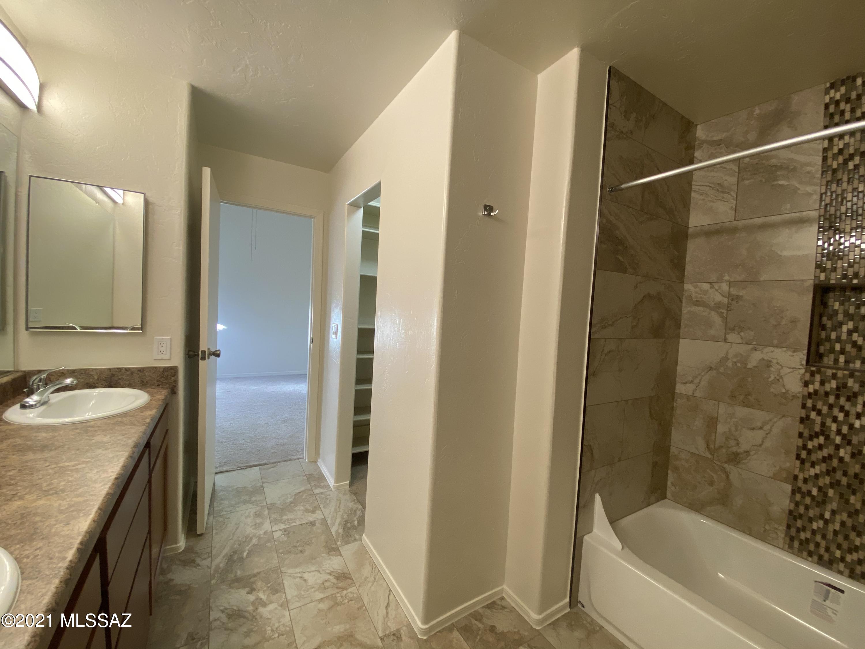 Mountain View Condos. (1-76) - Residential Lease
