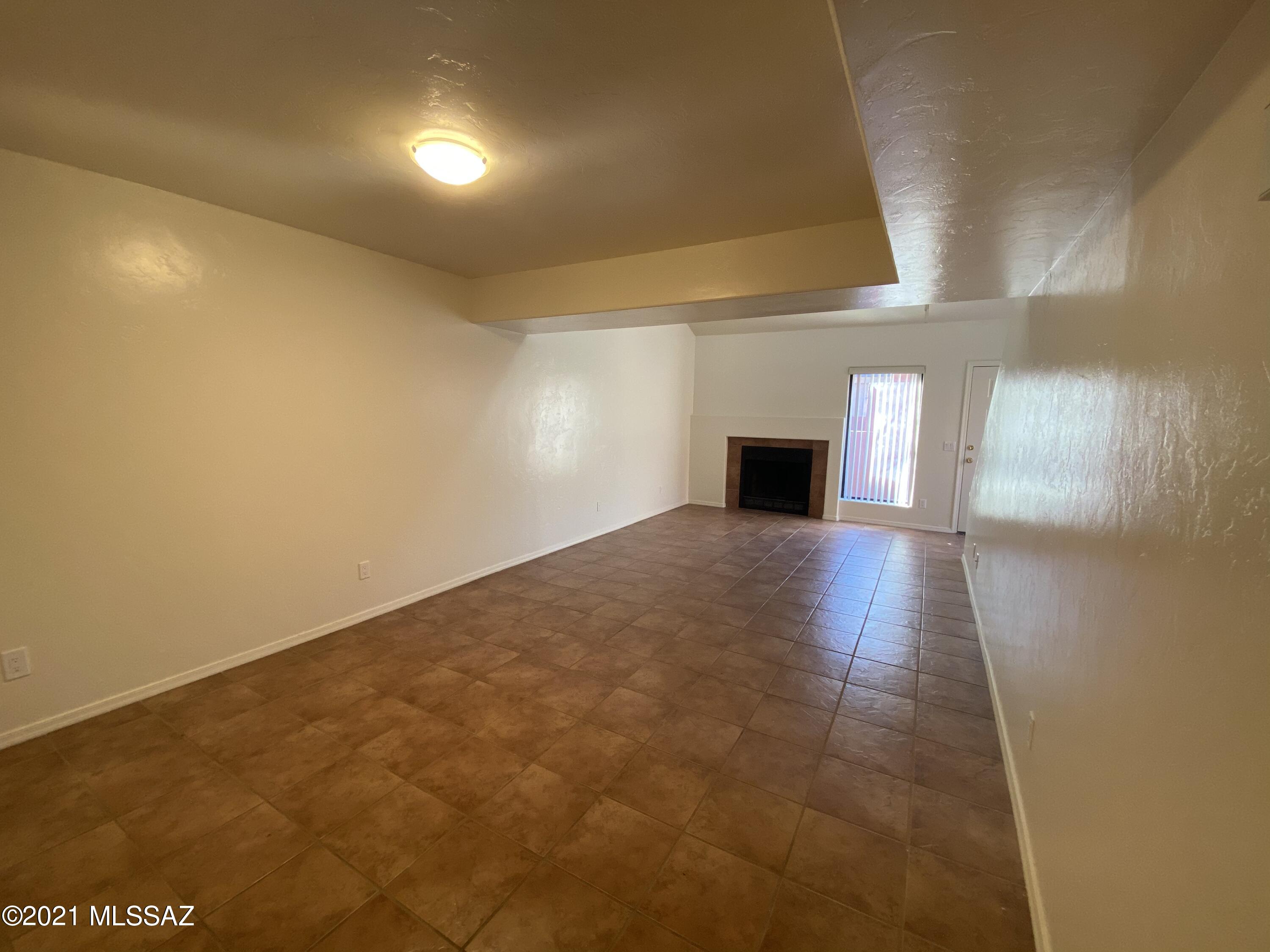 Mountain View Condos. (1-76) - Residential Lease