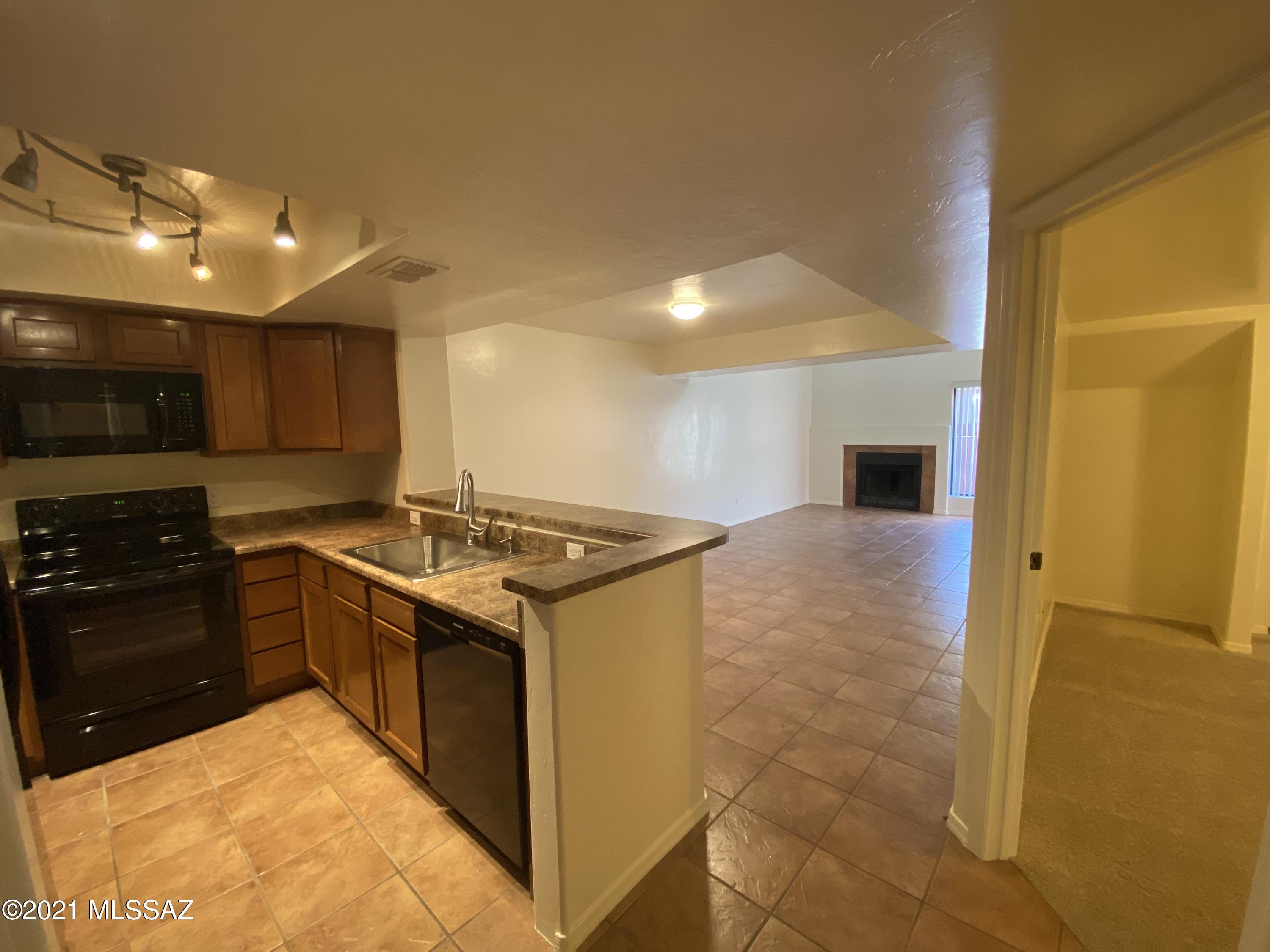 Mountain View Condos. (1-76) - Residential Lease