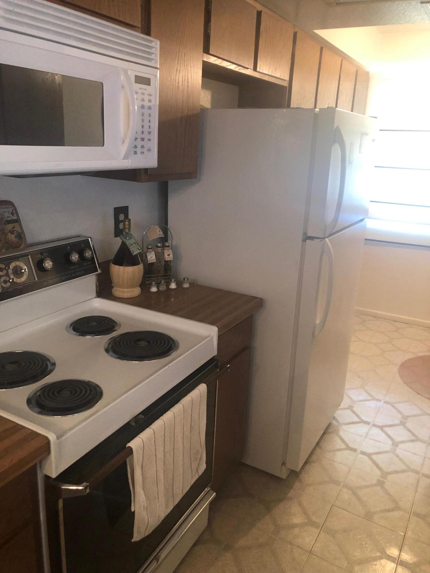 Summertree Condominiums (1-224) - Residential