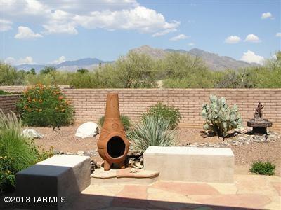 Beautiful gated community close to Foothills mall, this home has beautiful landscaped backyard that backs up to common area with beautiful view of the mountains, formal living & dining room, walk-thru to great room, with large country kitchen, nice master bedroom, with walk-in closets, waher/dryer in laundry room, 2 car garage and much more.
