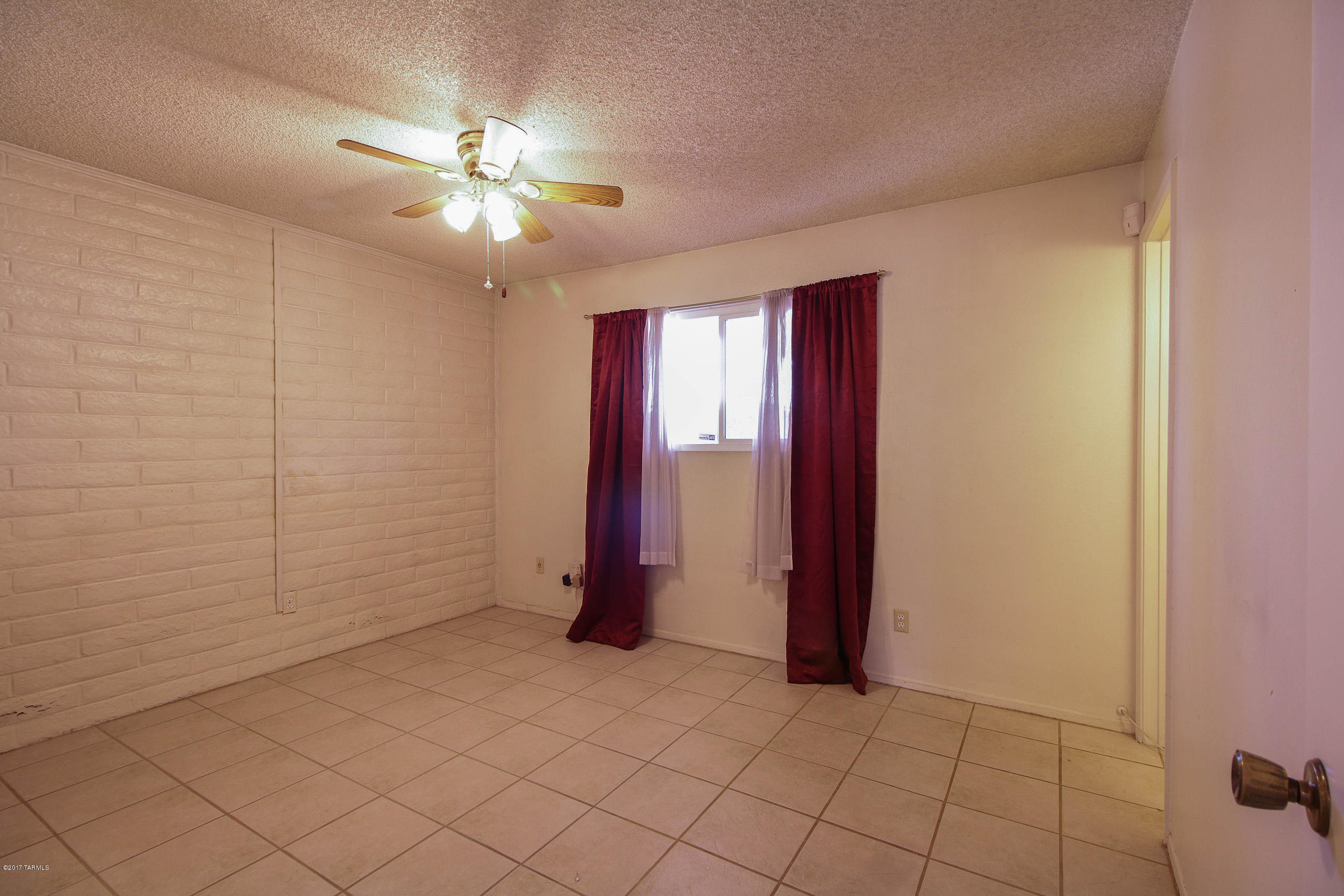 Lakecrest NO. 5 - Residential Lease