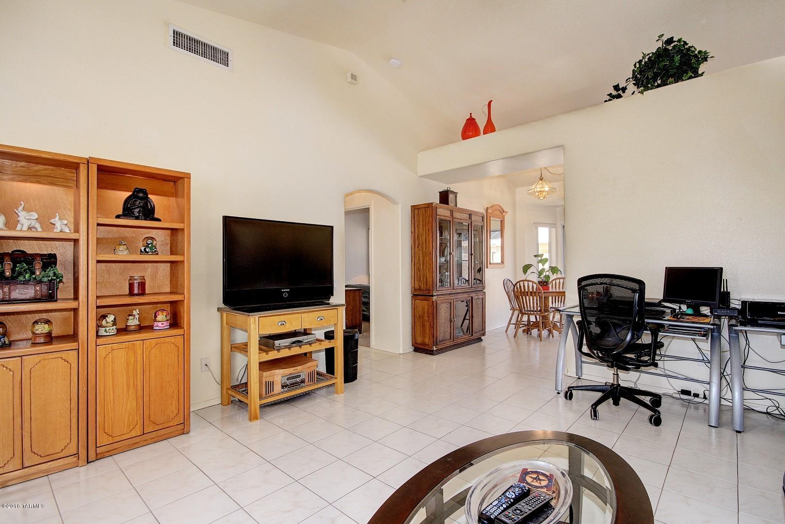 Hacienda Del Oro (1-78) - Residential