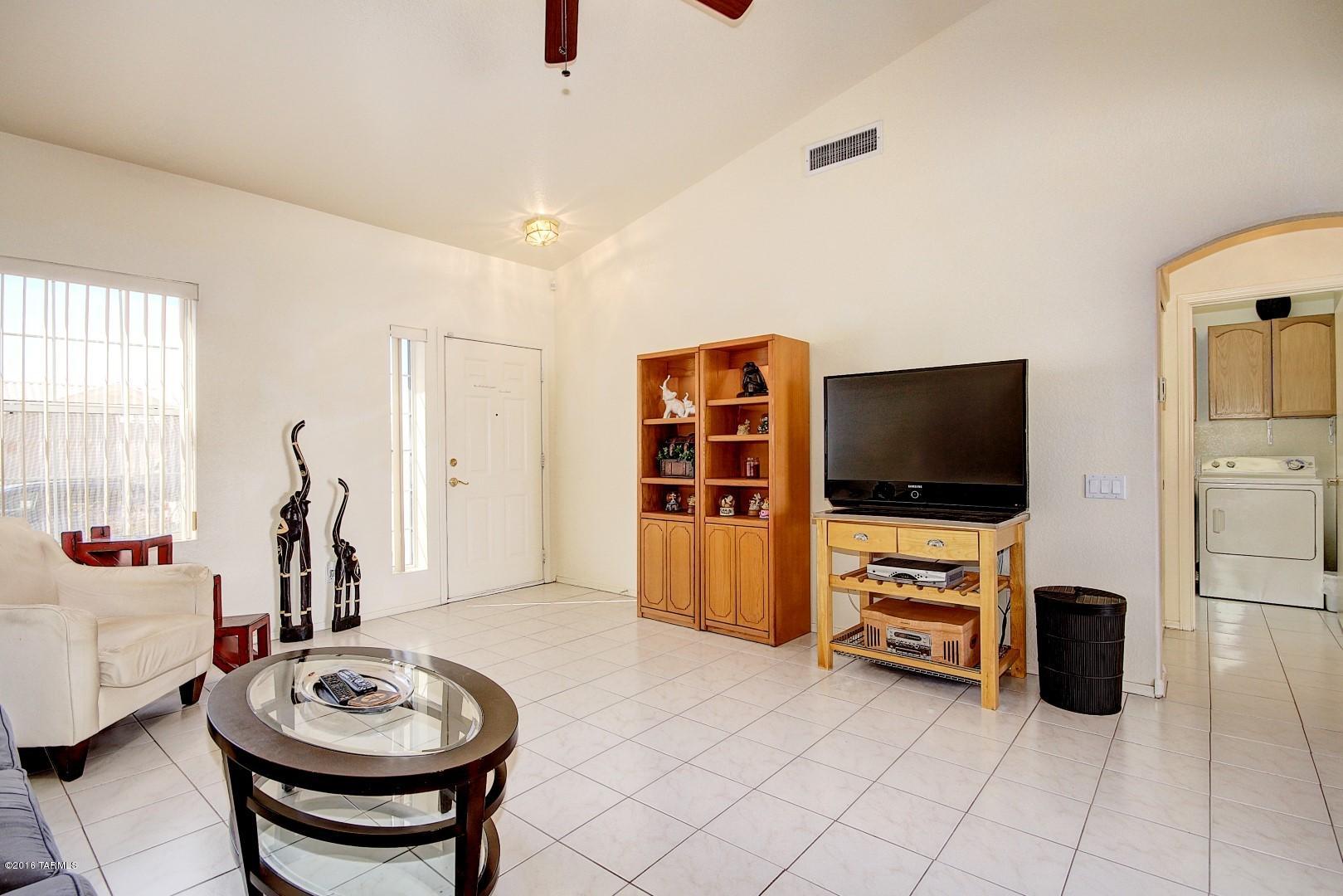 Hacienda Del Oro (1-78) - Residential