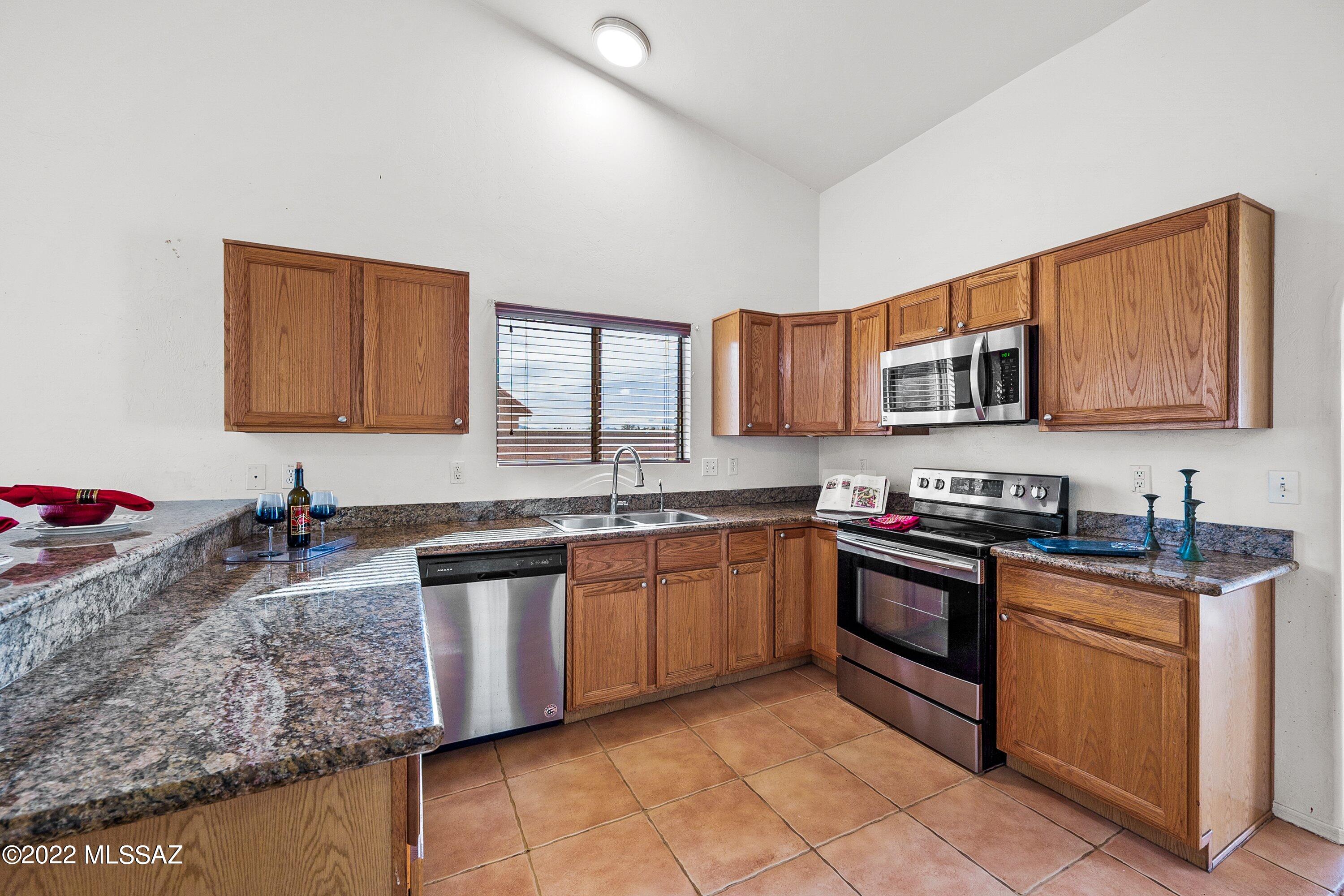 Hacienda Del Oro (1-78) - Residential