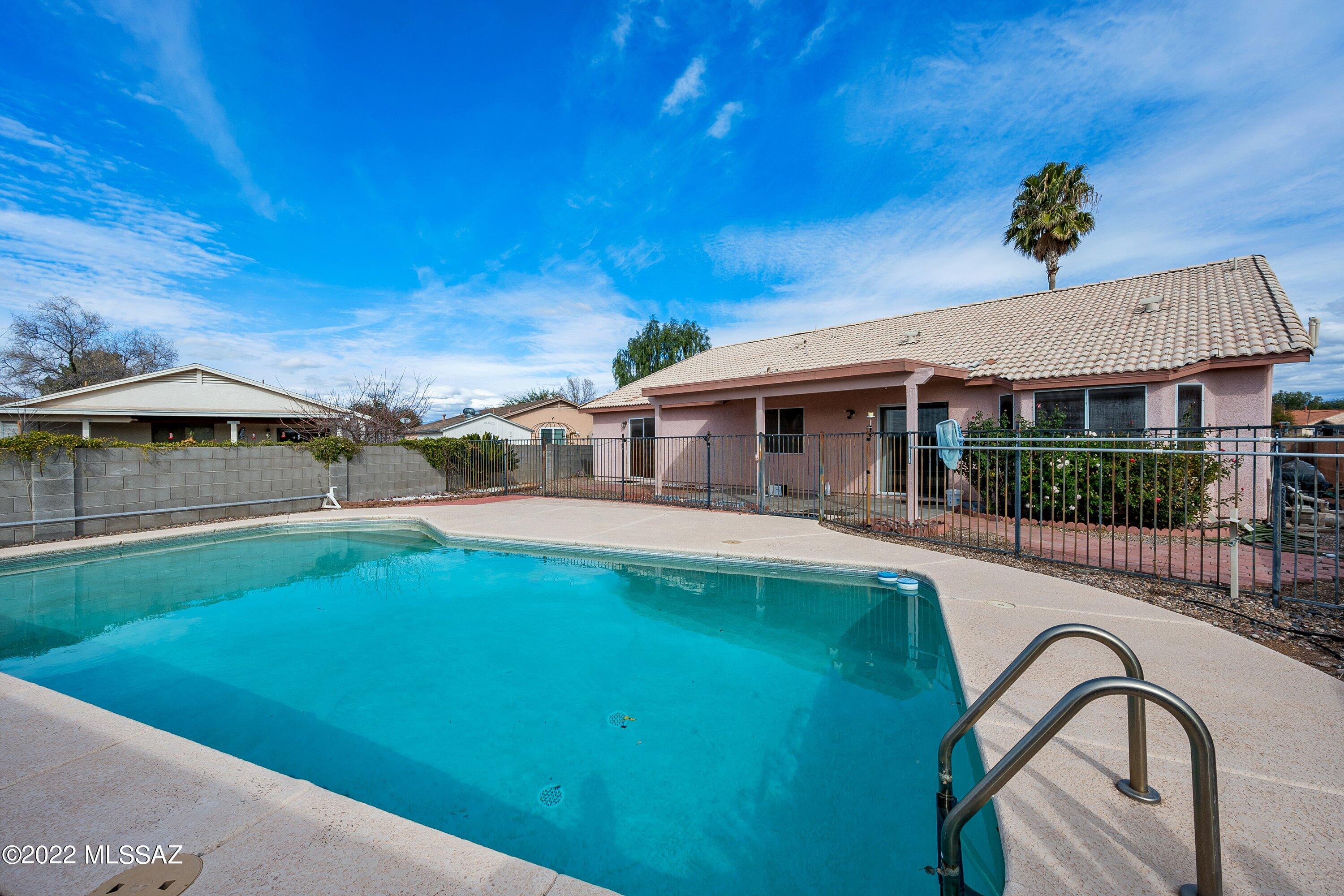 Hacienda Del Oro (1-78) - Residential