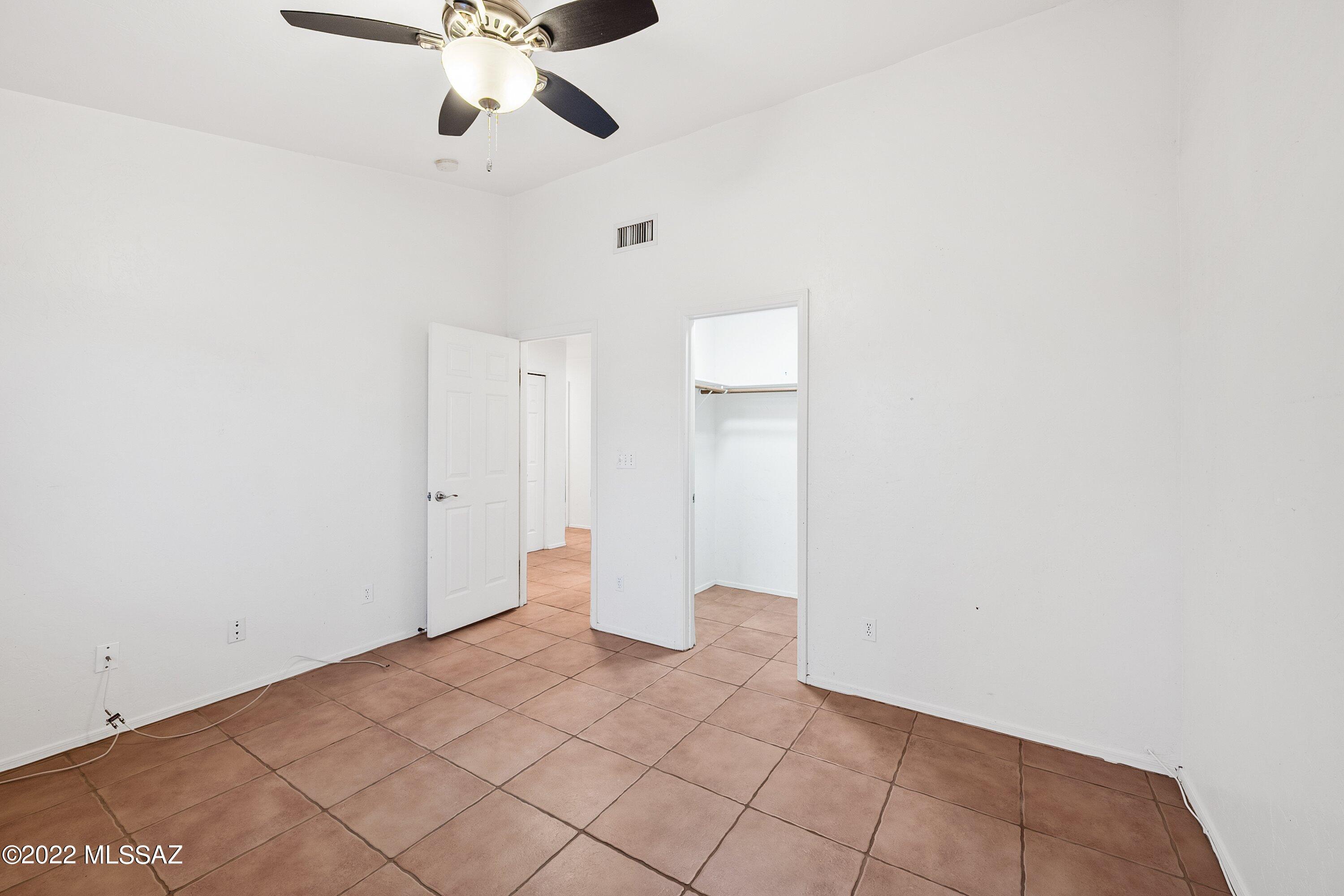 Hacienda Del Oro (1-78) - Residential