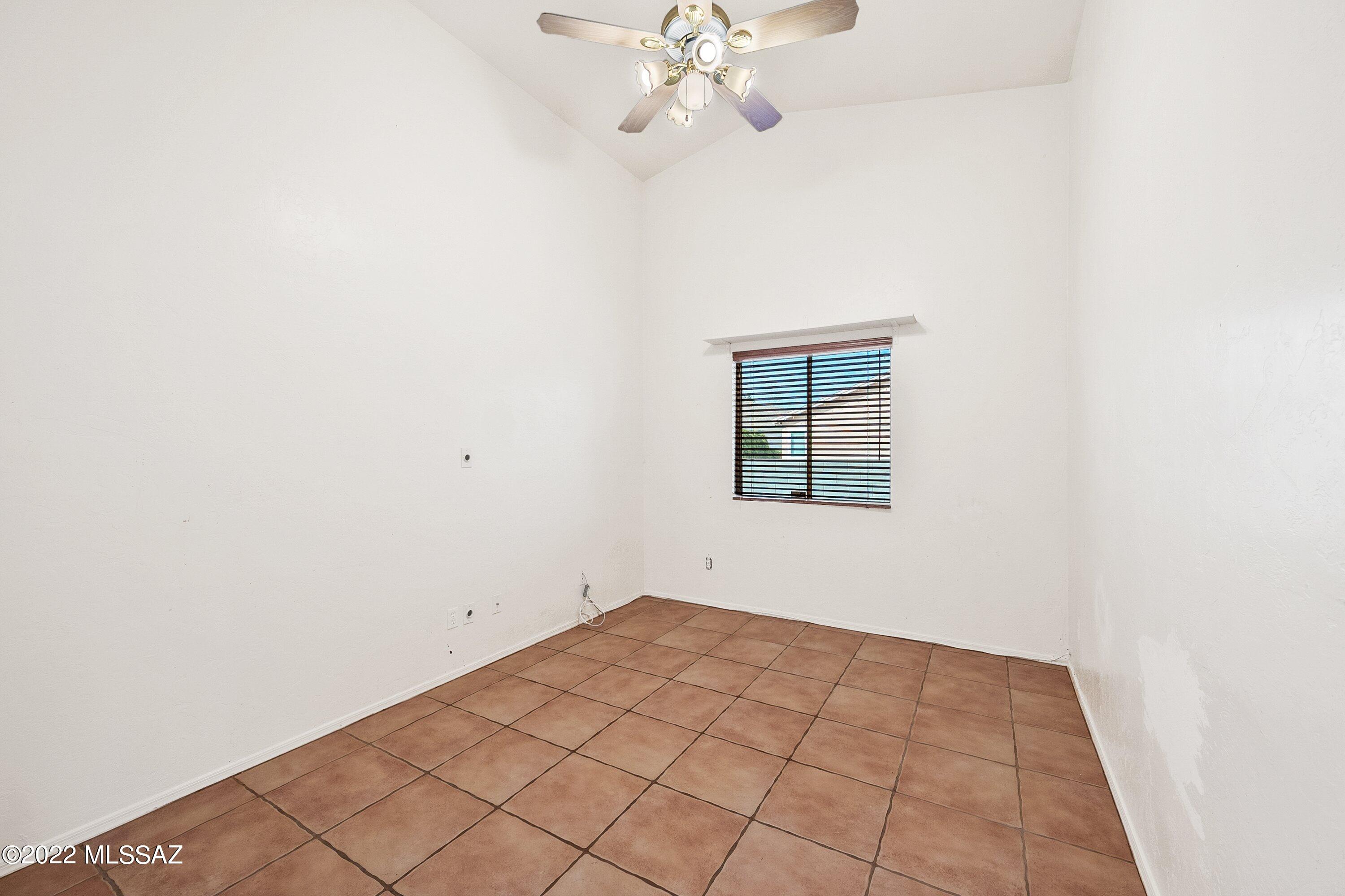 Hacienda Del Oro (1-78) - Residential