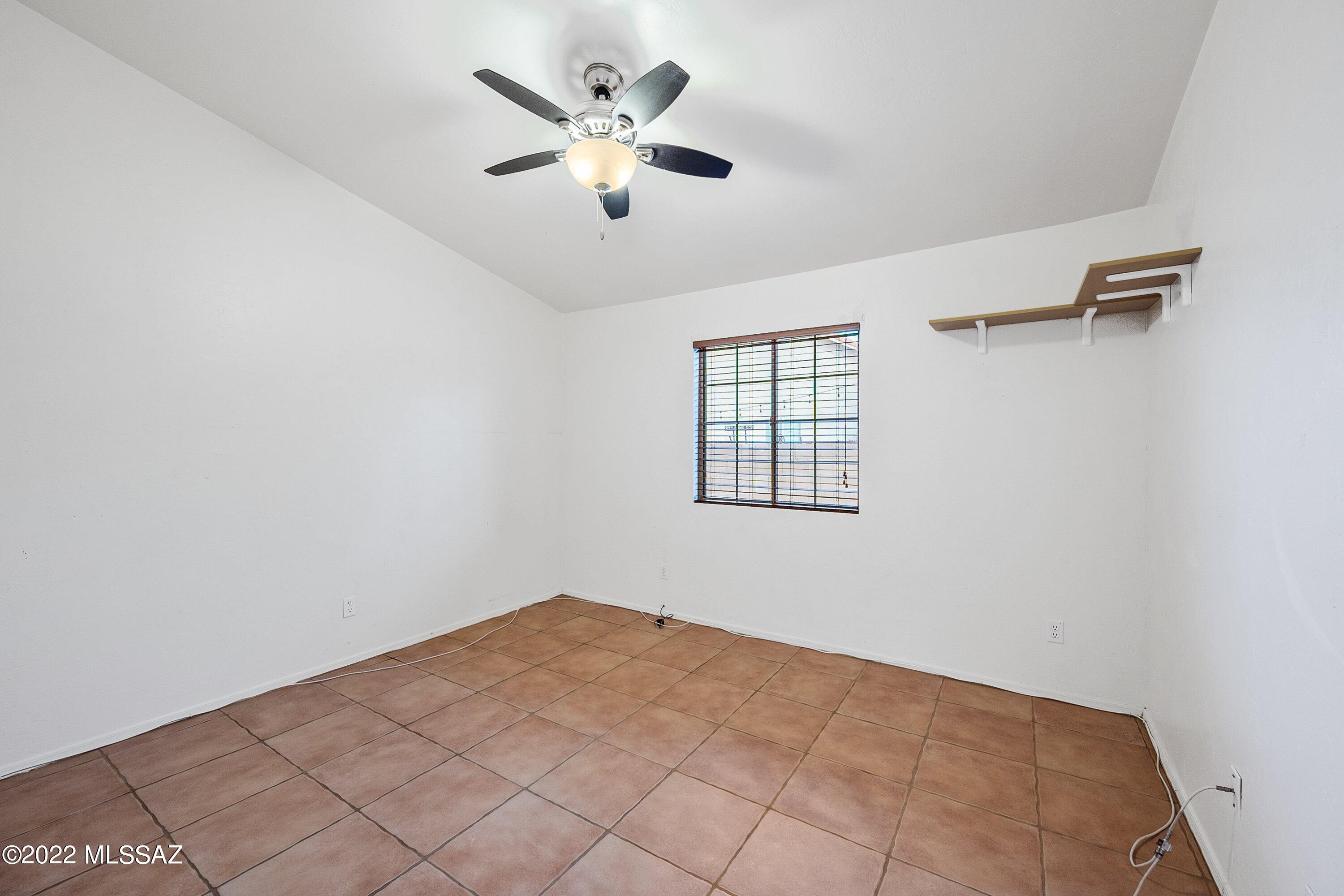 Hacienda Del Oro (1-78) - Residential