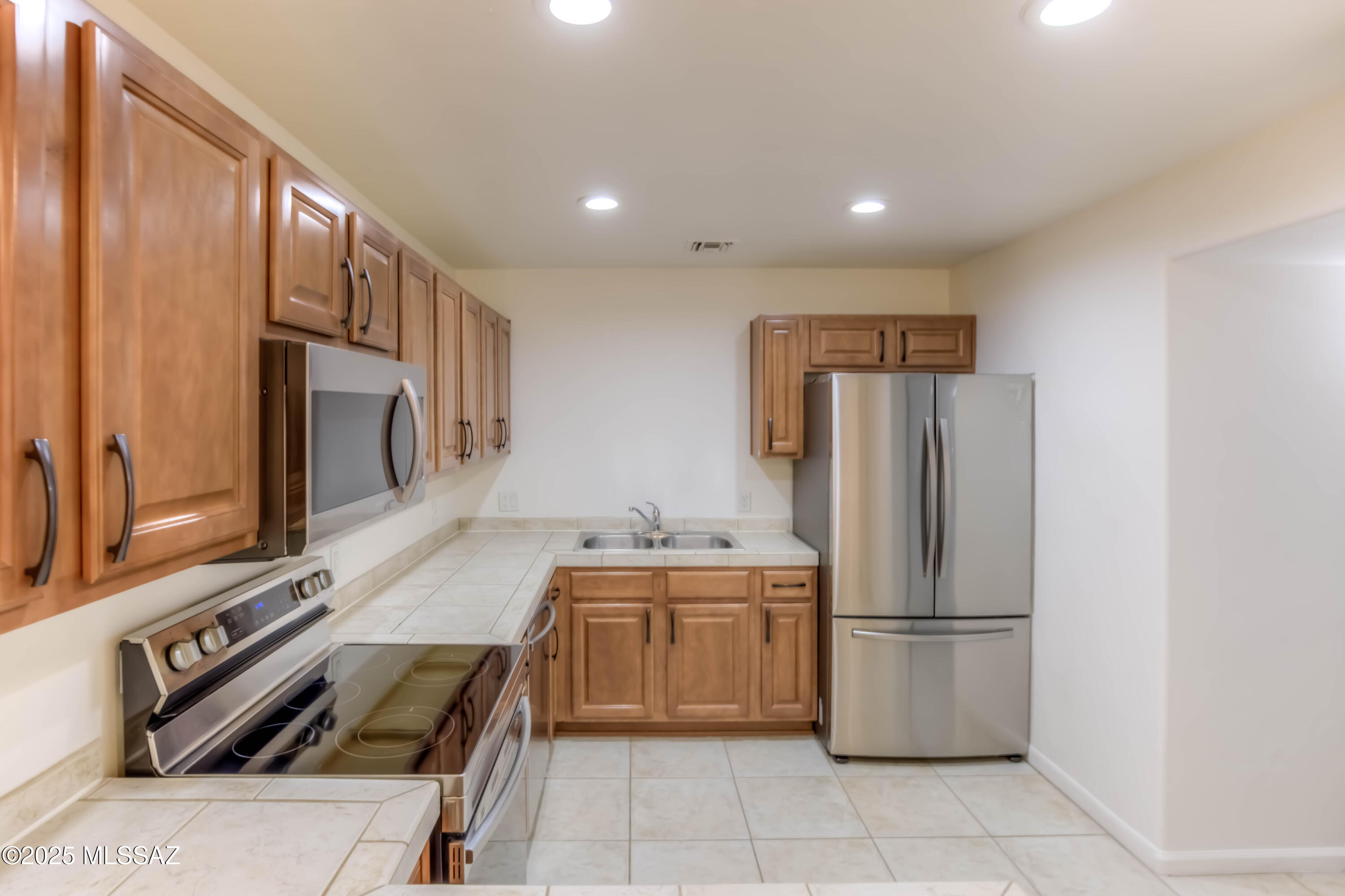 Reflections in the Catalina Condominium - Residential