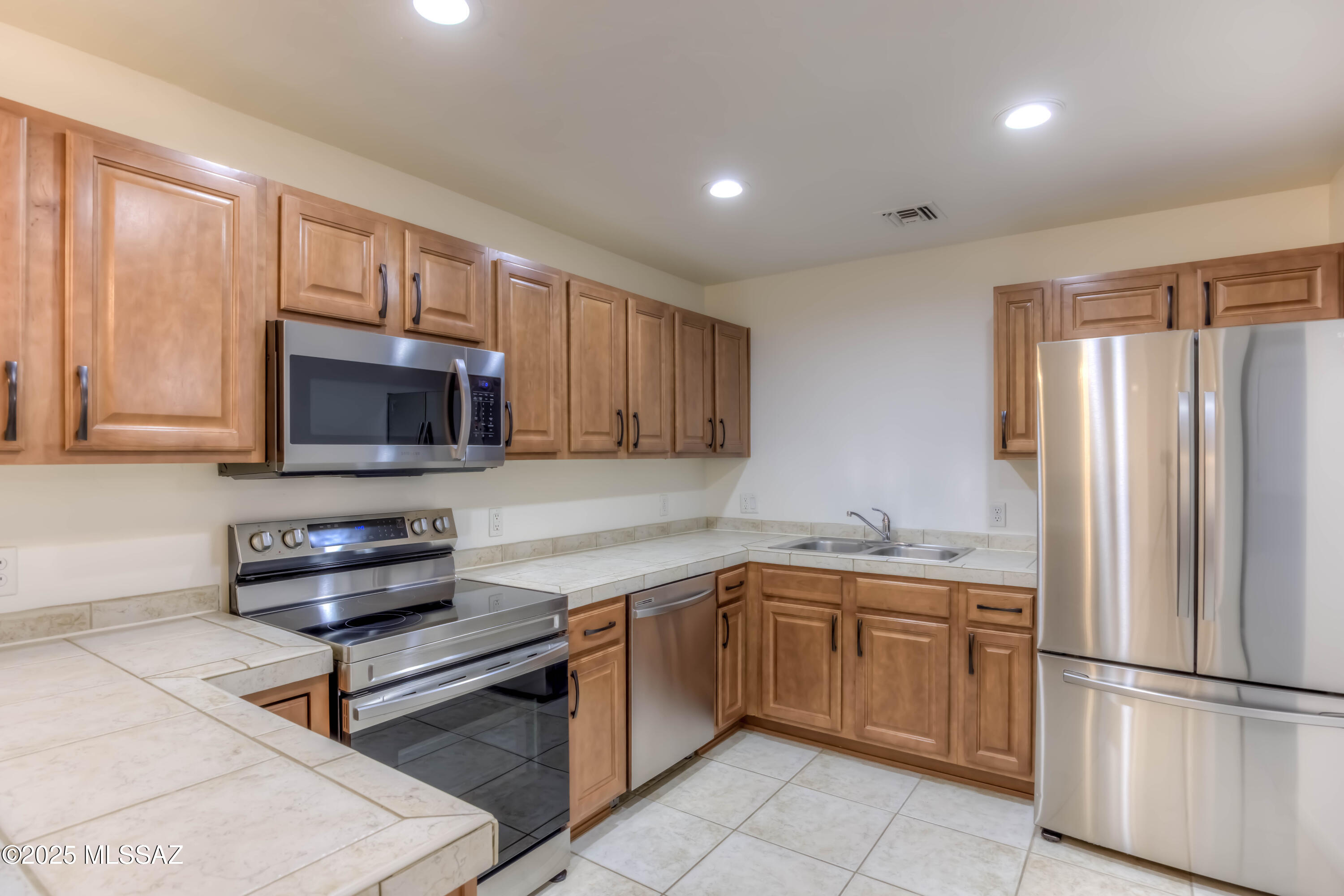 Reflections in the Catalina Condominium - Residential