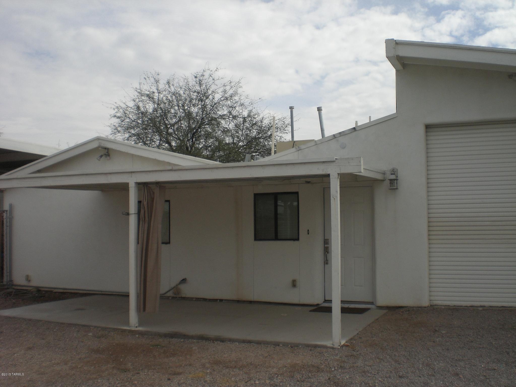 Great home in the center of town. This home is close to restaurants, schools, entertainment, malls, U of A, and easy freeway access.  This 2 bedroom 2 bath home is comfortable and has everything you need. Refrigerator, microwave, dishwasher, washer, dryer, stove and a great covered patio.