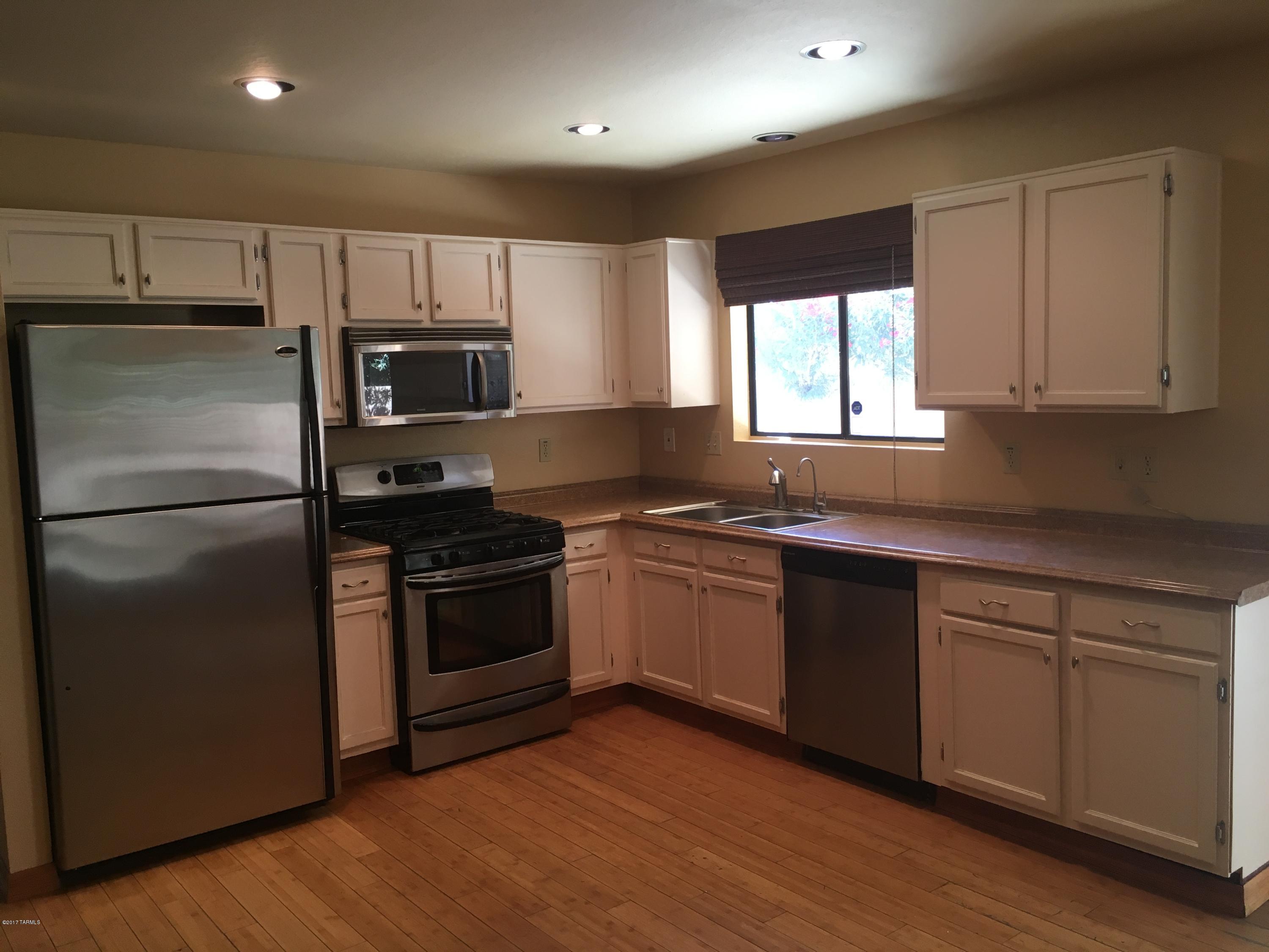 Country Club(1-221) - Residential