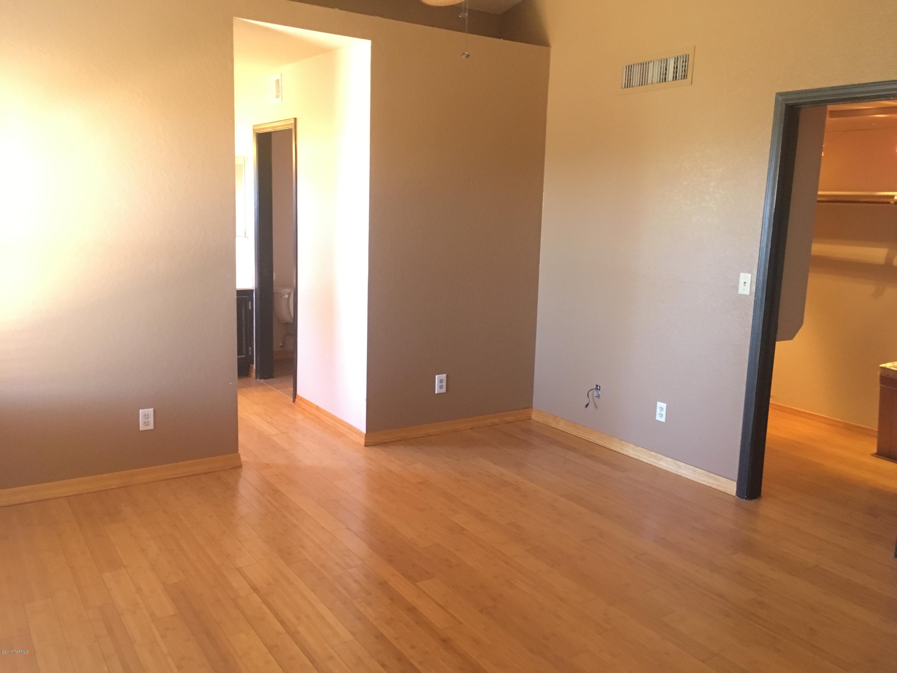Country Club(1-221) - Residential