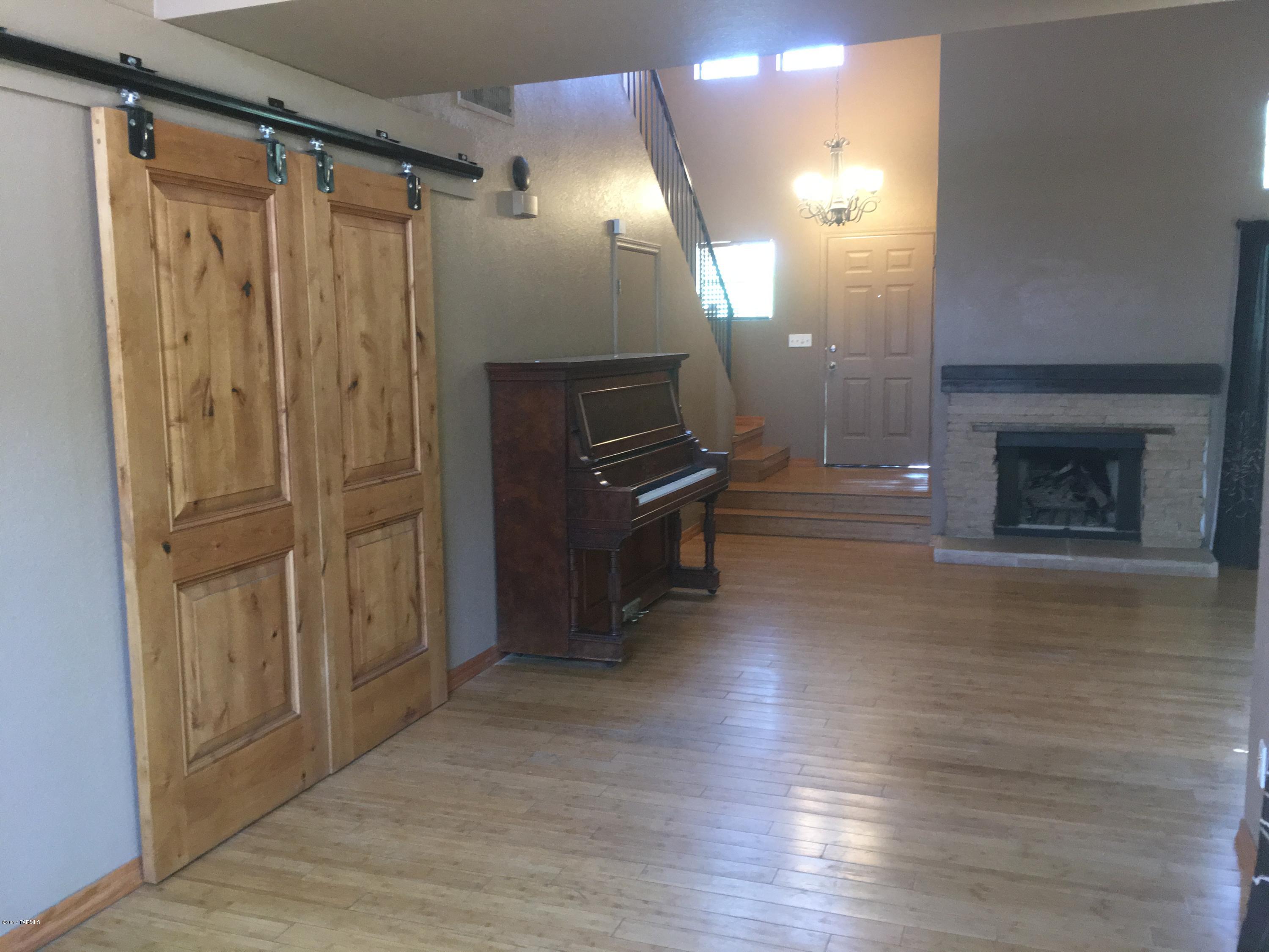 Country Club(1-221) - Residential