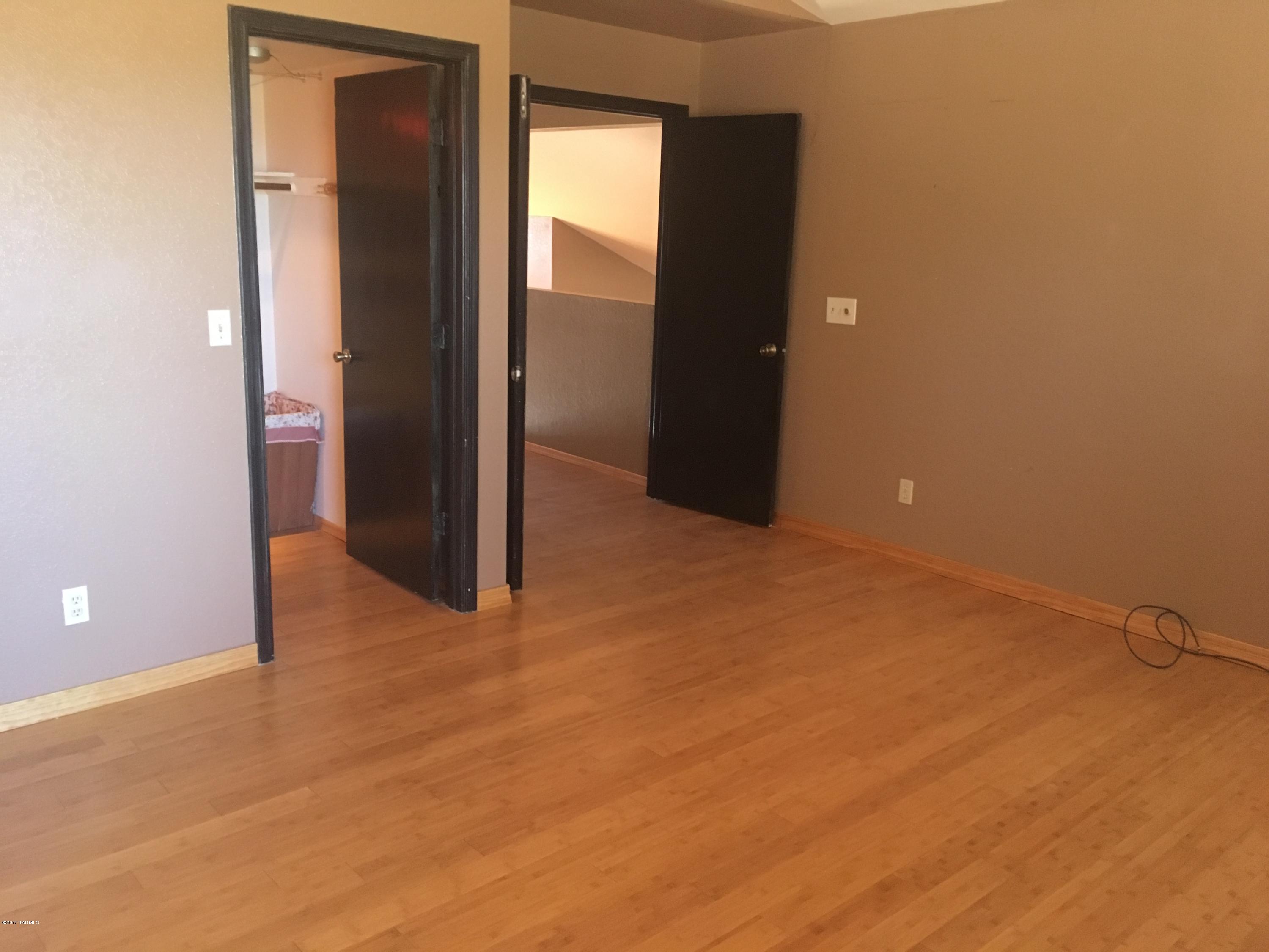 Country Club(1-221) - Residential