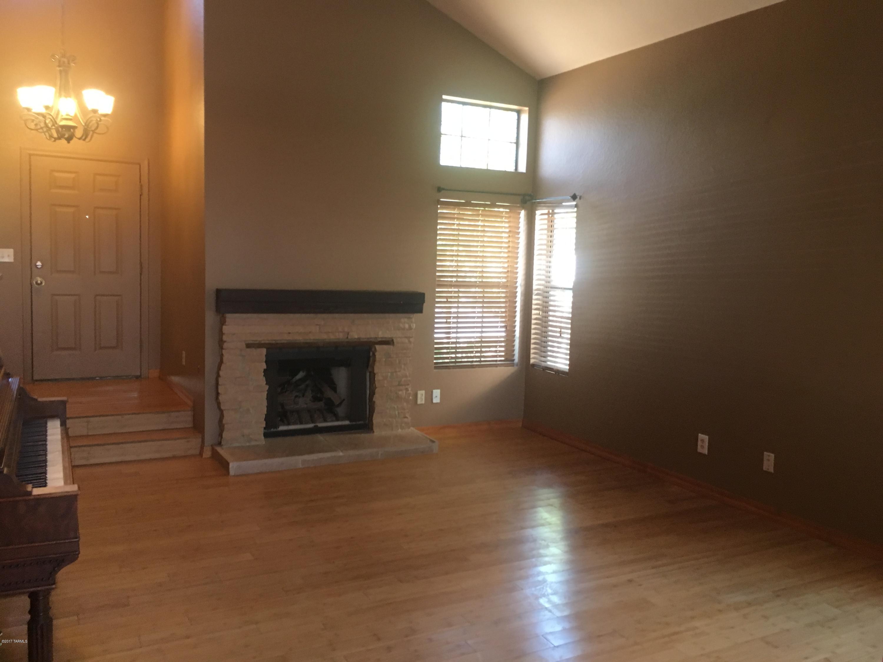 Country Club(1-221) - Residential
